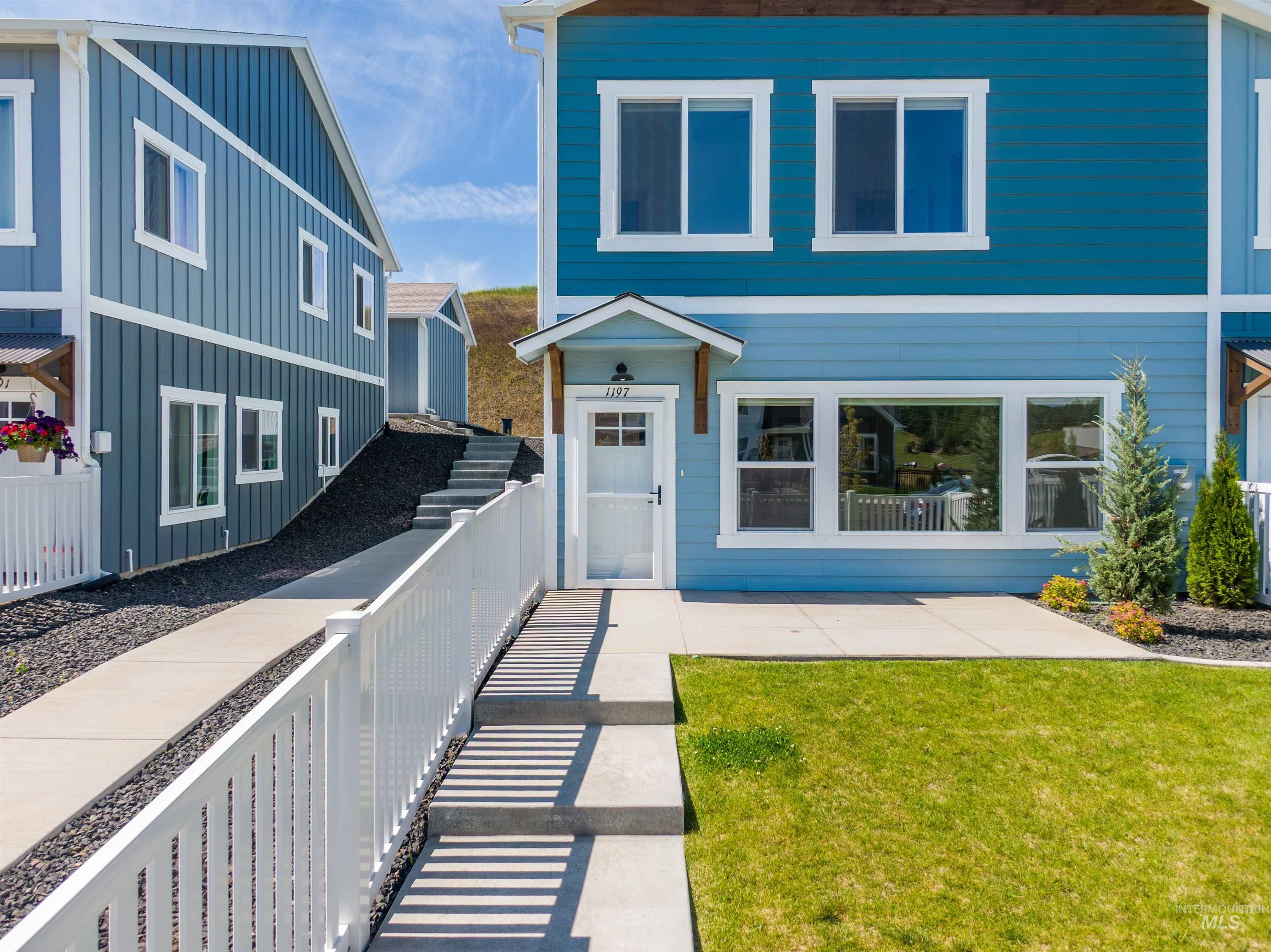 1197 Edington Ave, Moscow, Idaho 83843, 3 Bedrooms, 2.5 Bathrooms, Residential For Sale, Price $470,000,MLS 98991206