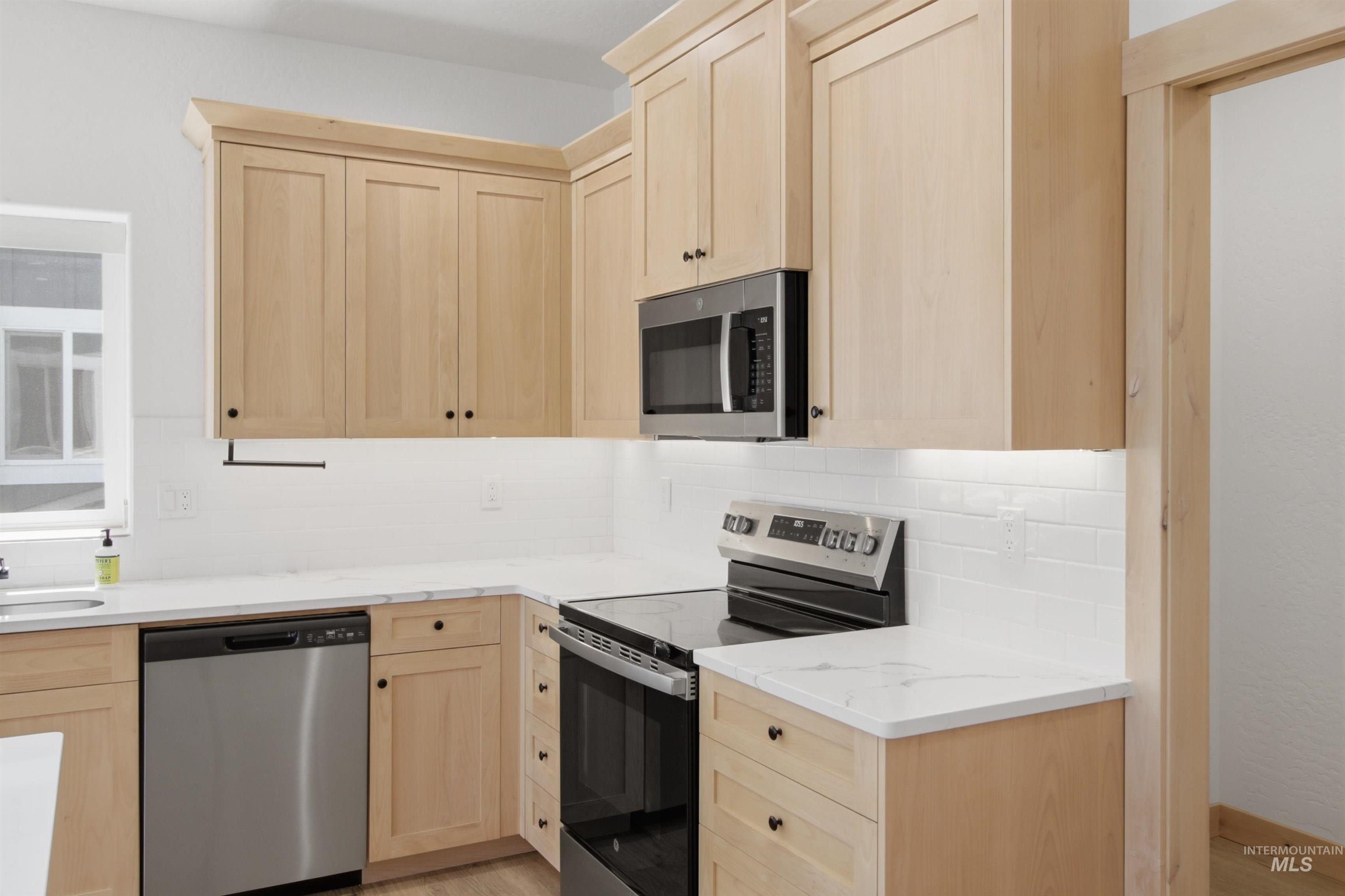 1197 Edington Ave, Moscow, Idaho 83843, 3 Bedrooms, 2.5 Bathrooms, Residential For Sale, Price $470,000,MLS 98991206