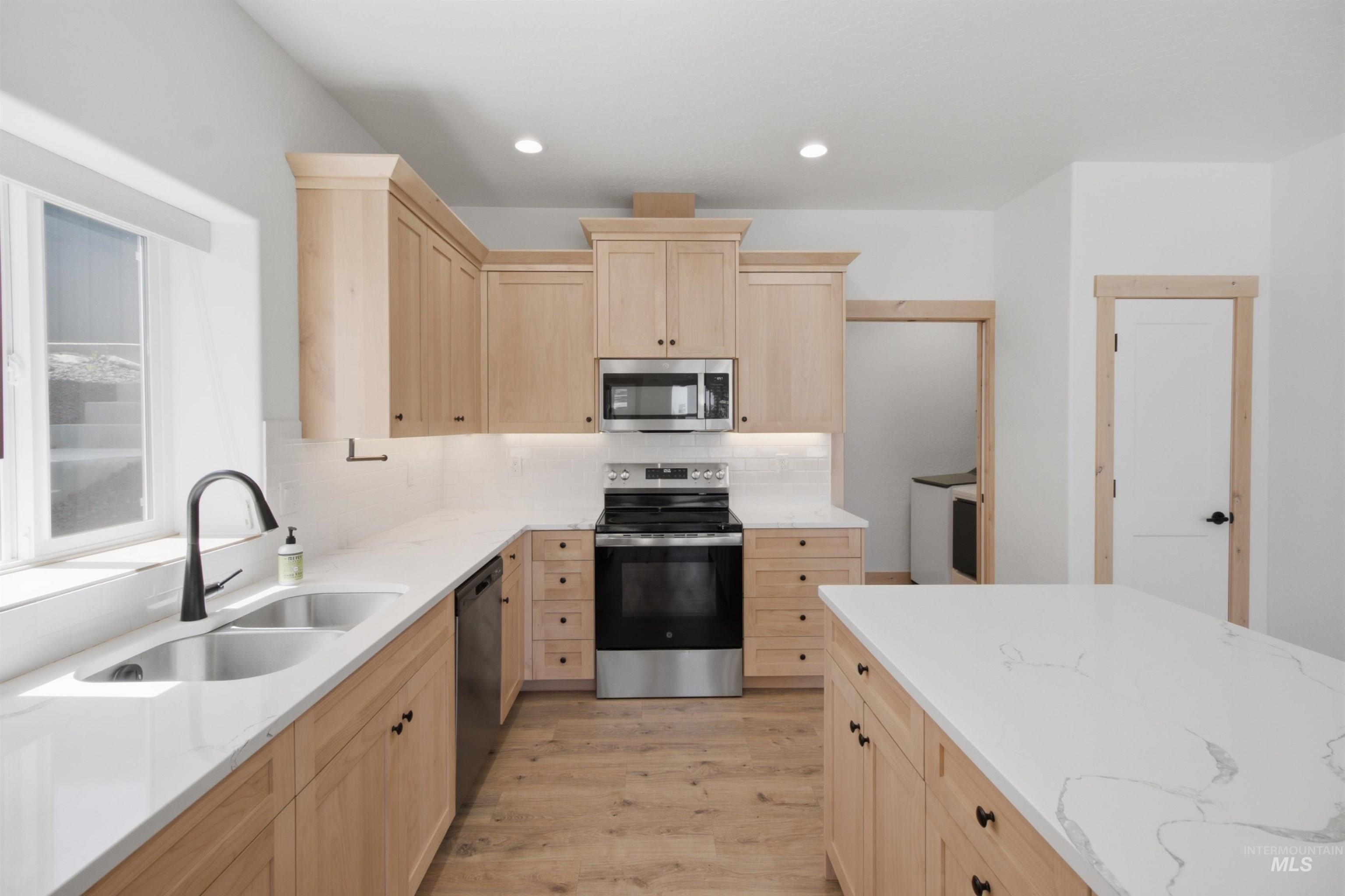1197 Edington Ave, Moscow, Idaho 83843, 3 Bedrooms, 2.5 Bathrooms, Residential For Sale, Price $470,000,MLS 98991206