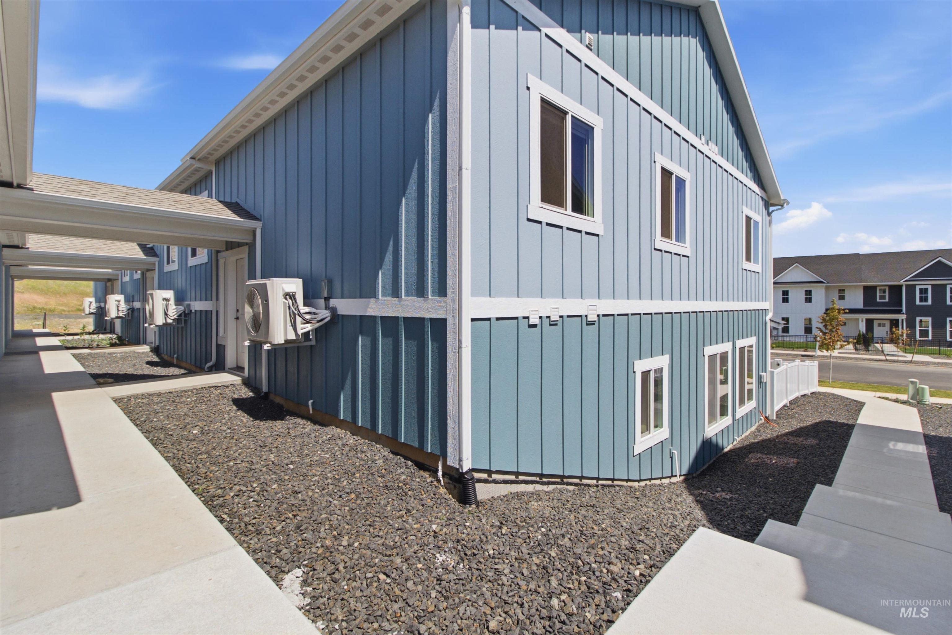 1197 Edington Ave, Moscow, Idaho 83843, 3 Bedrooms, 2.5 Bathrooms, Residential For Sale, Price $470,000,MLS 98991206