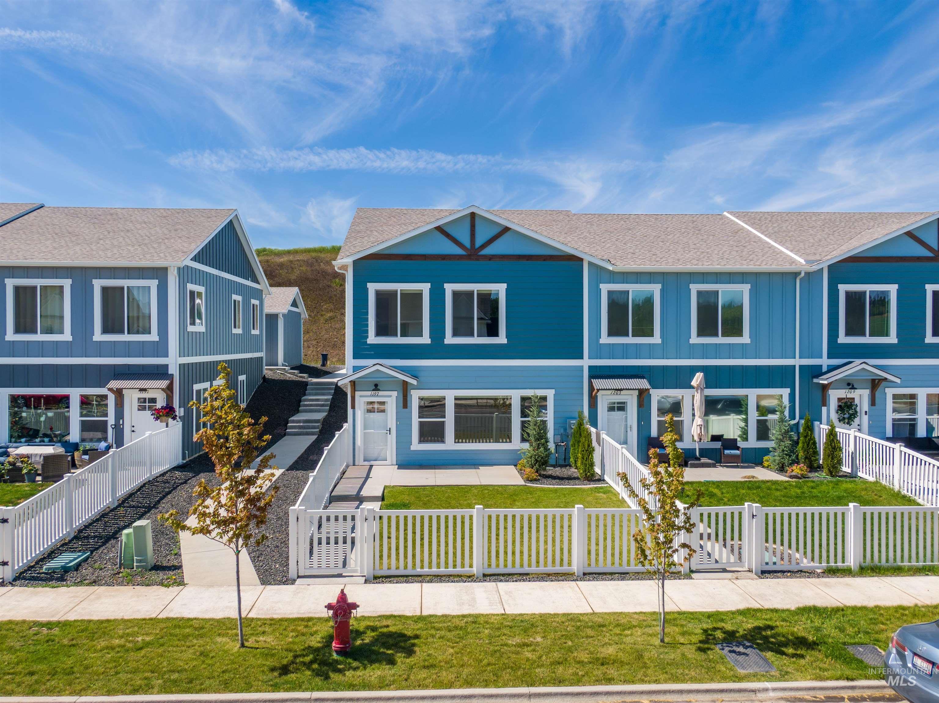 1197 Edington Ave, Moscow, Idaho 83843, 3 Bedrooms, 2.5 Bathrooms, Residential For Sale, Price $470,000,MLS 98991206