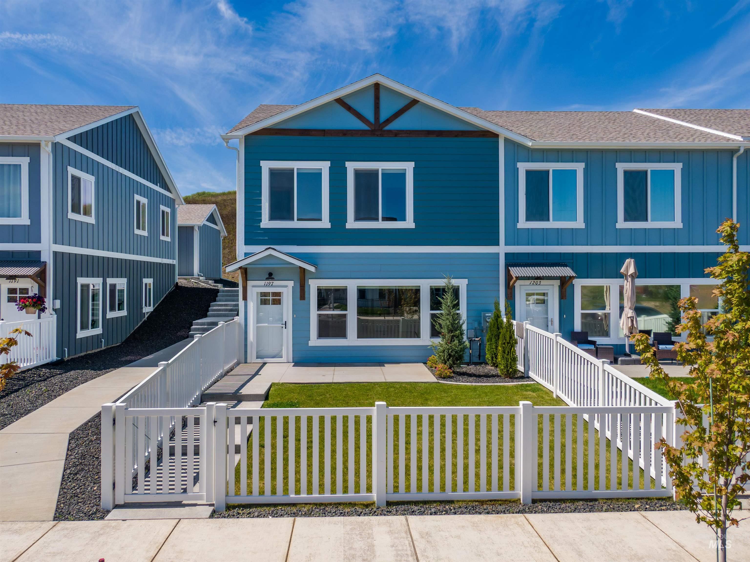 1197 Edington Ave, Moscow, Idaho 83843, 3 Bedrooms, 2.5 Bathrooms, Residential For Sale, Price $470,000,MLS 98991206