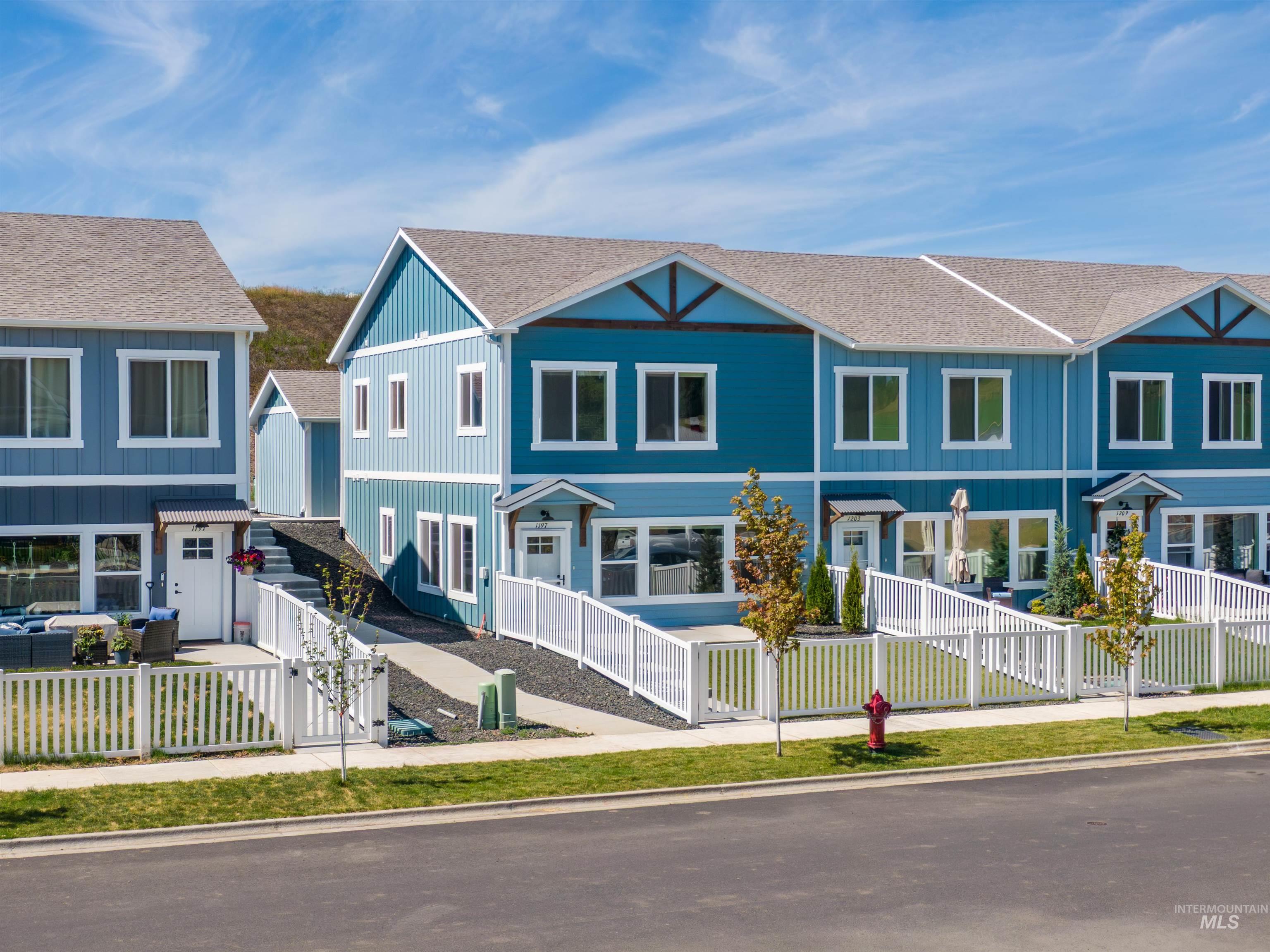 1197 Edington Ave, Moscow, Idaho 83843, 3 Bedrooms, 2.5 Bathrooms, Residential For Sale, Price $470,000,MLS 98991206