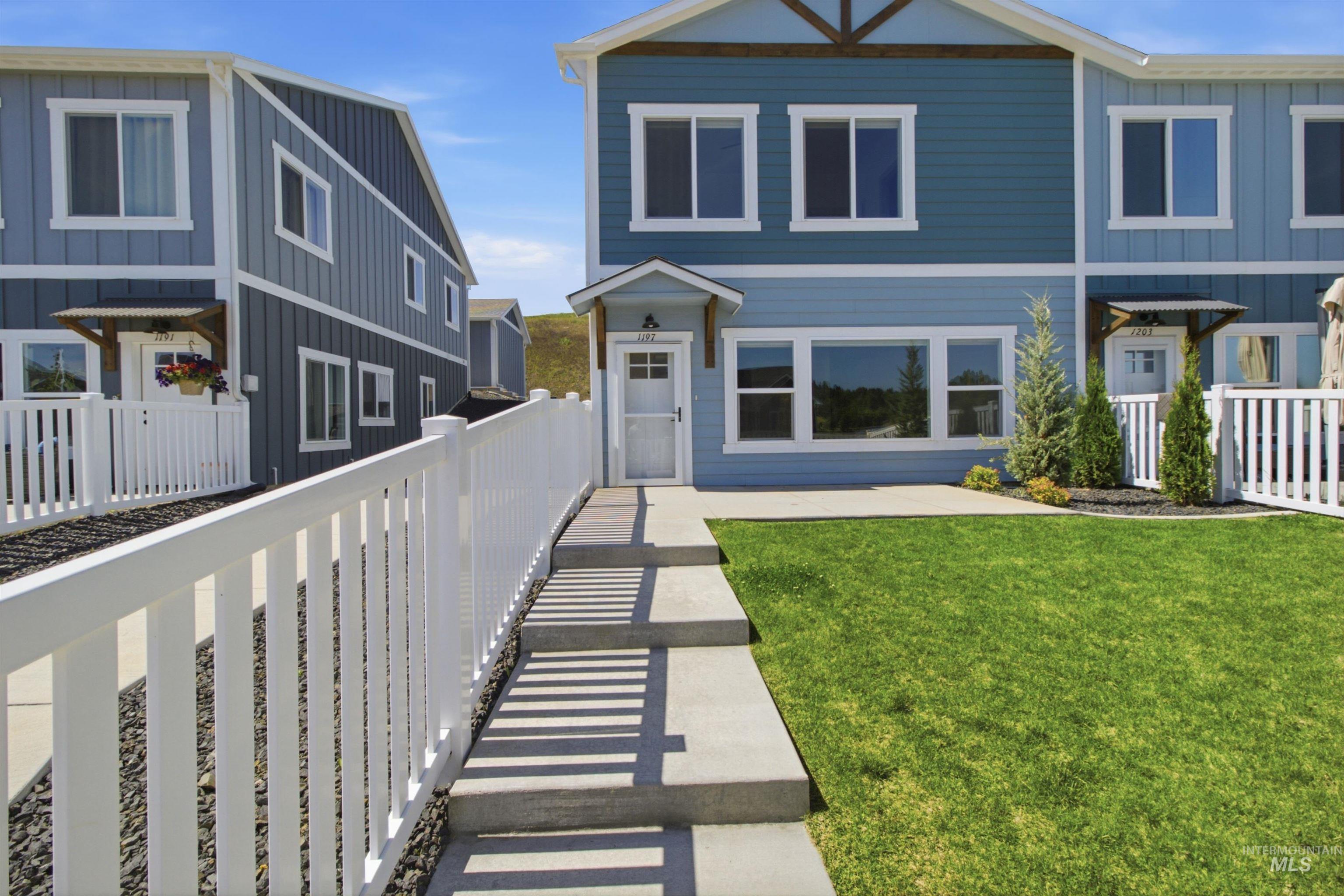 1197 Edington Ave, Moscow, Idaho 83843, 3 Bedrooms, 2.5 Bathrooms, Residential For Sale, Price $470,000,MLS 98991206