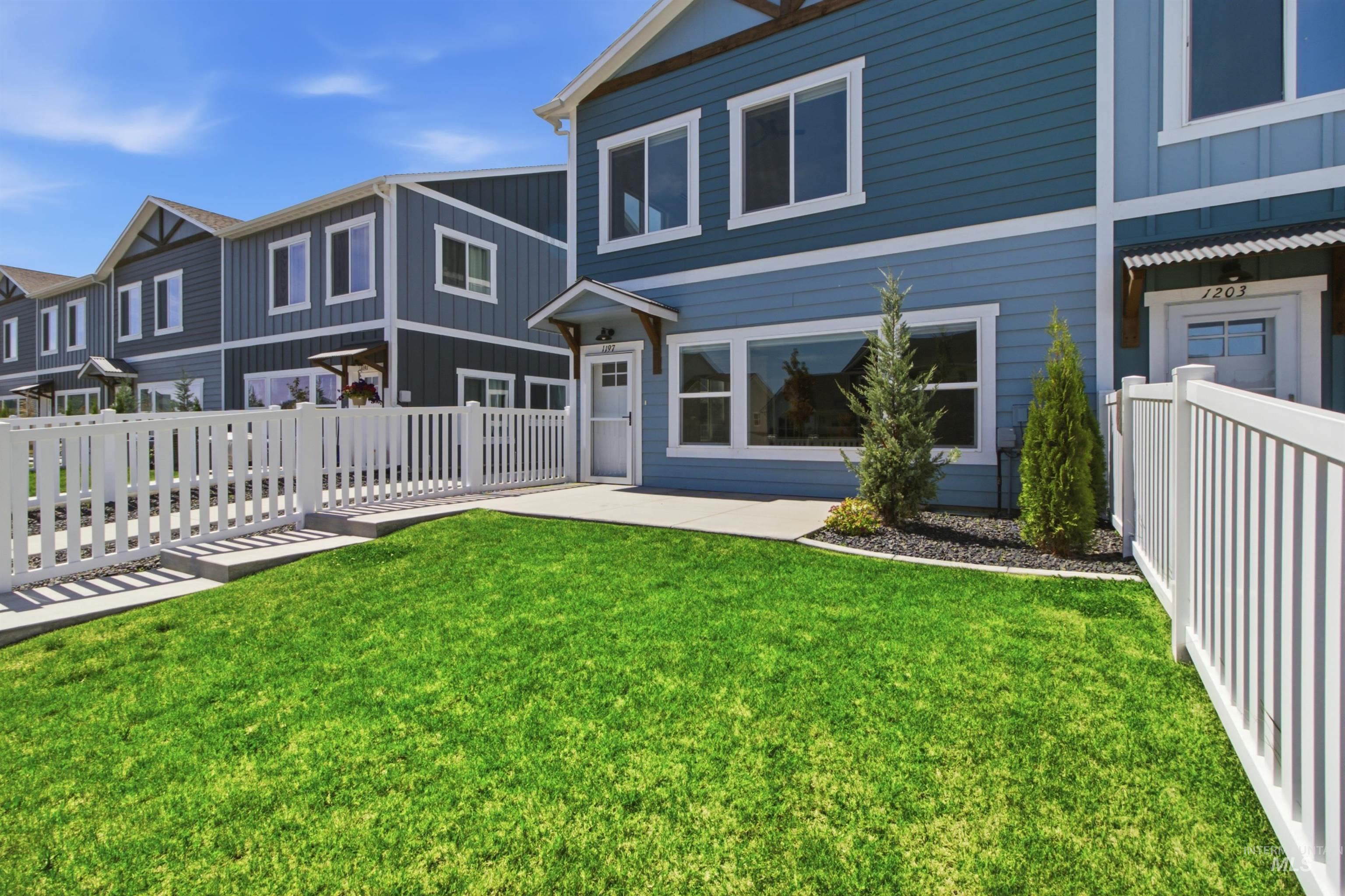 1197 Edington Ave, Moscow, Idaho 83843, 3 Bedrooms, 2.5 Bathrooms, Residential For Sale, Price $470,000,MLS 98991206