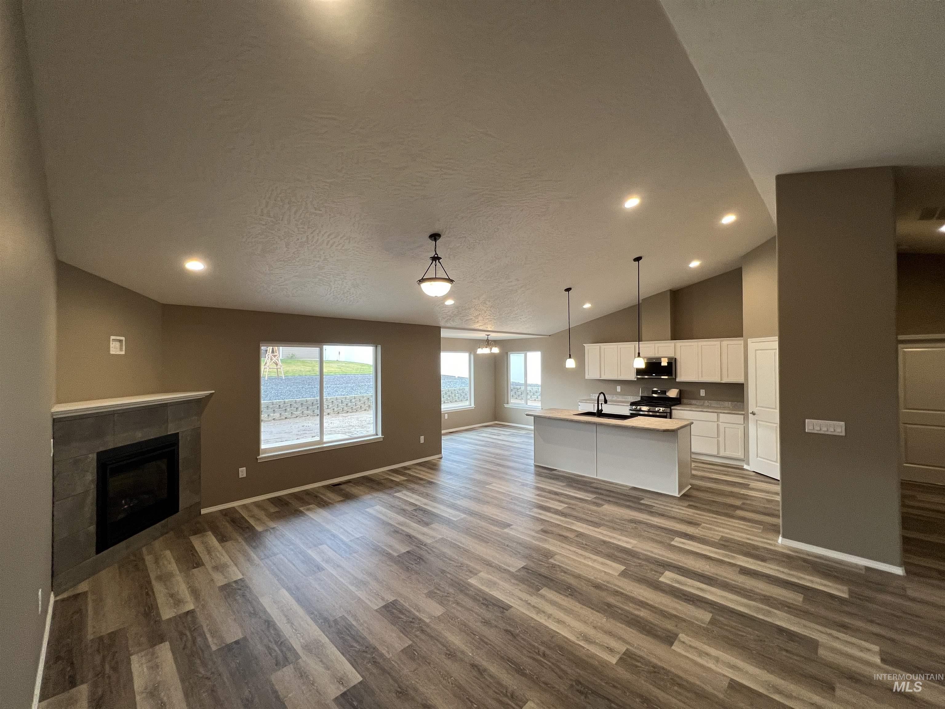 1746 Yellowstone Court, Lewiston, Idaho 83501, 3 Bedrooms, 2 Bathrooms, Residential For Sale, Price $599,900,MLS 98991211