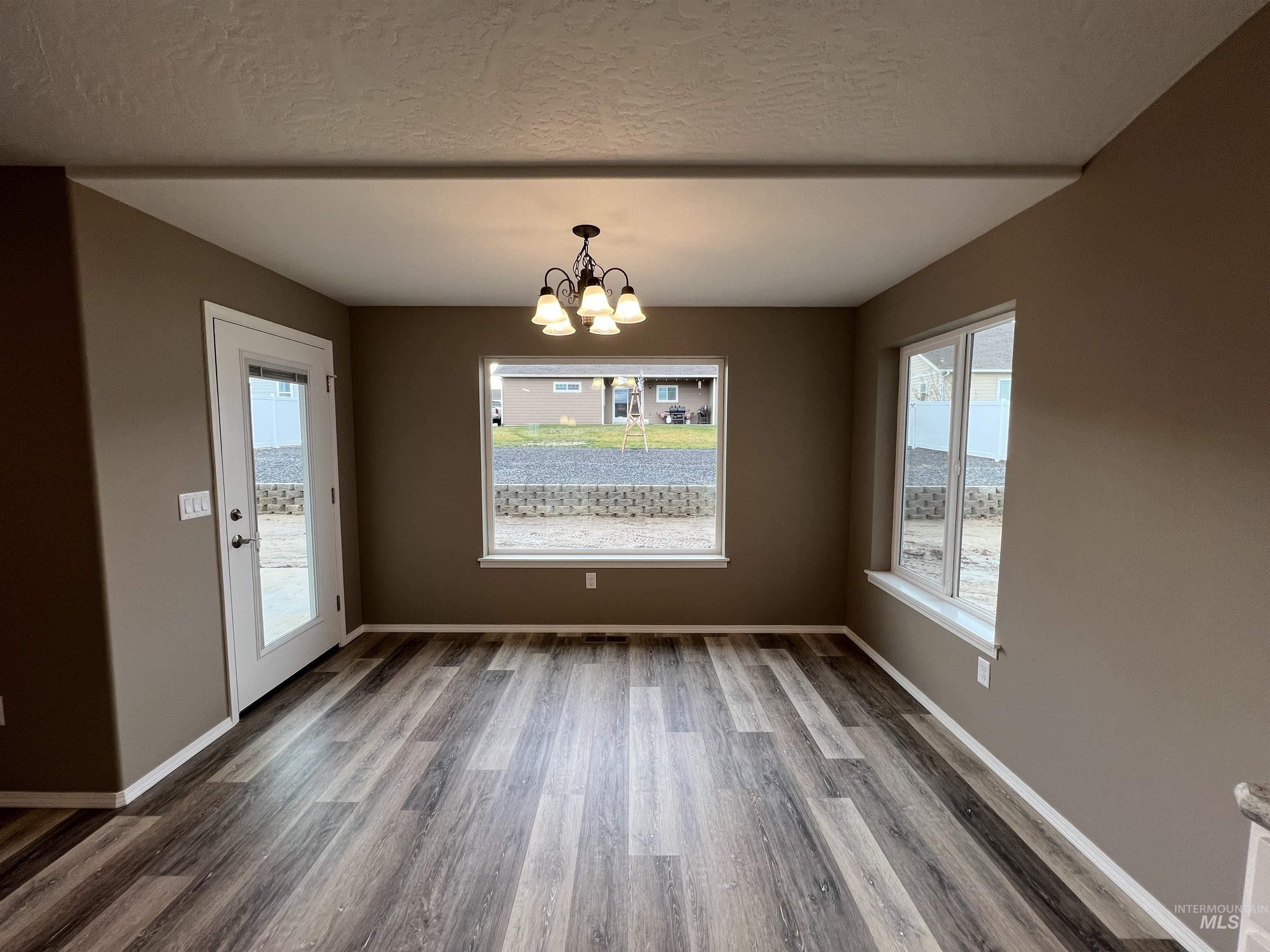 1746 Yellowstone Court, Lewiston, Idaho 83501, 3 Bedrooms, 2 Bathrooms, Residential For Sale, Price $599,900,MLS 98991211