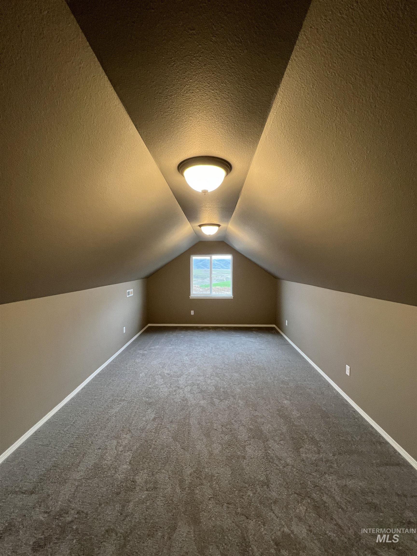 1746 Yellowstone Court, Lewiston, Idaho 83501, 3 Bedrooms, 2 Bathrooms, Residential For Sale, Price $599,900,MLS 98991211