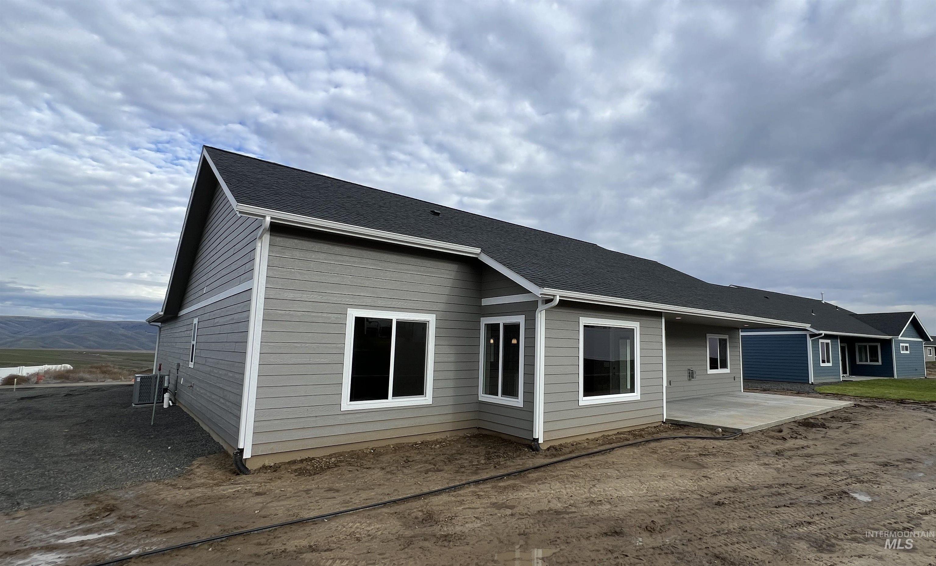 1746 Yellowstone Court, Lewiston, Idaho 83501, 3 Bedrooms, 2 Bathrooms, Residential For Sale, Price $599,900,MLS 98991211