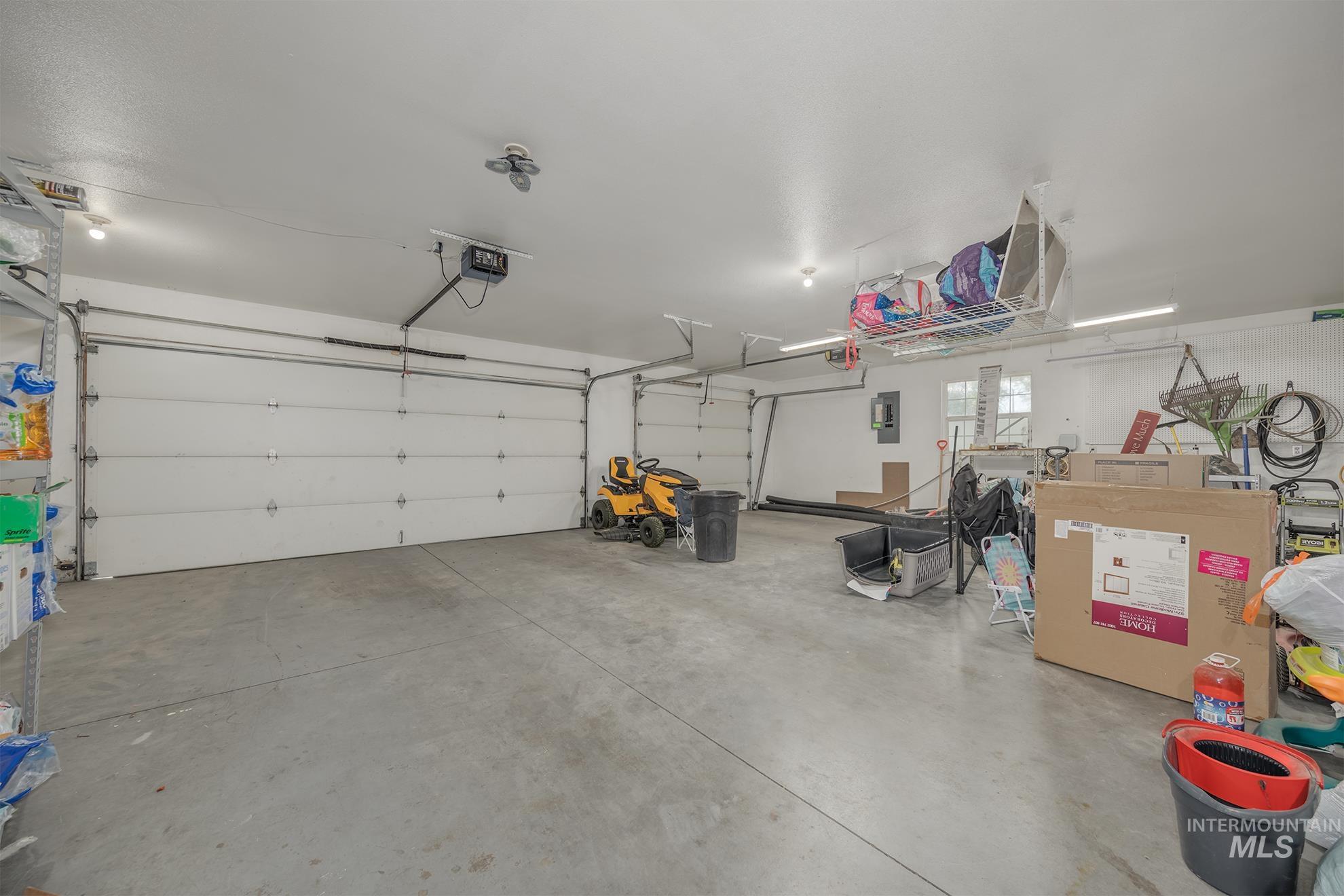 2102 1st Ave N, Payette, Idaho 83661, 4 Bedrooms, 3.5 Bathrooms, Residential For Sale, Price $425,000,MLS 98991213