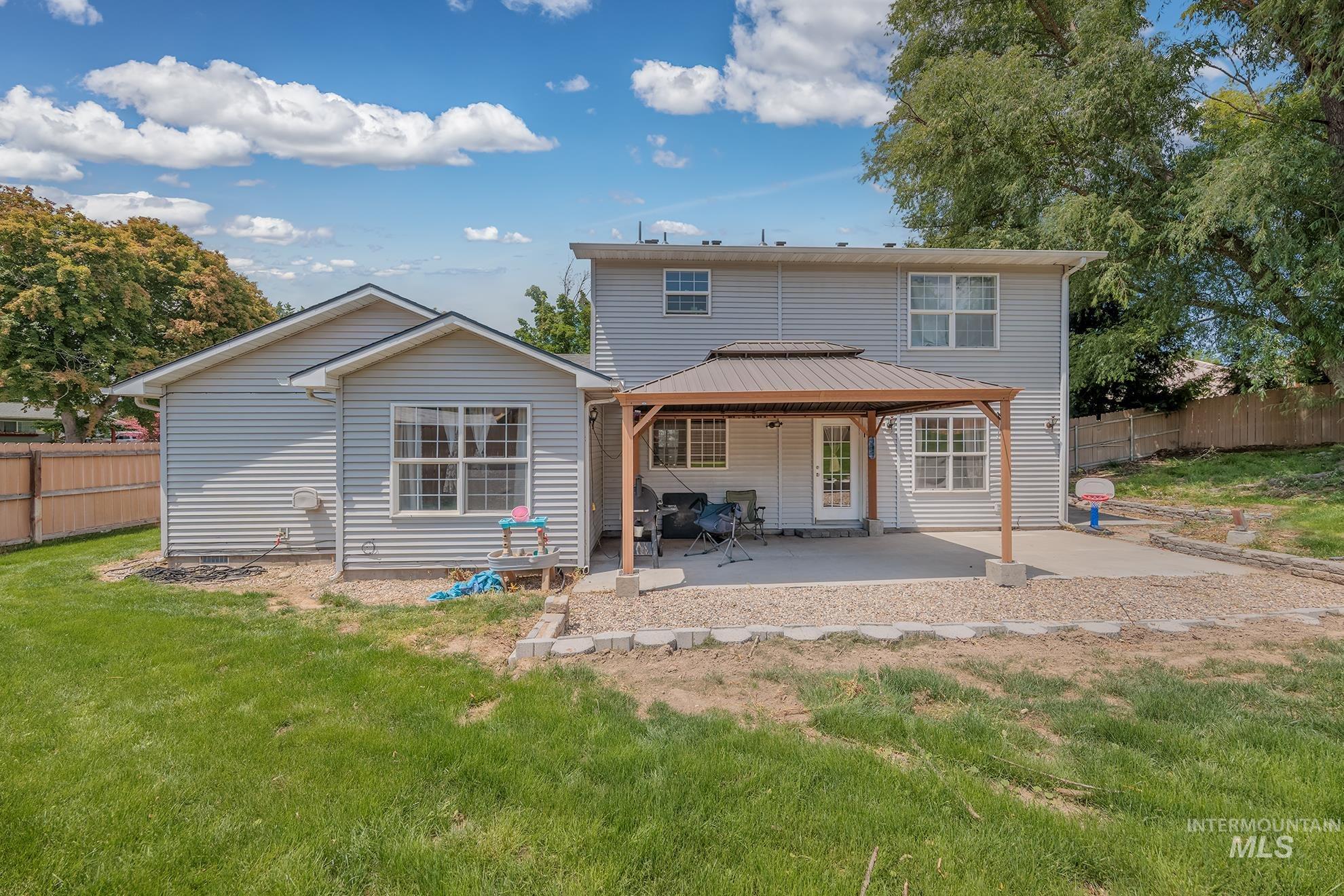 2102 1st Ave N, Payette, Idaho 83661, 4 Bedrooms, 3.5 Bathrooms, Residential For Sale, Price $425,000,MLS 98991213