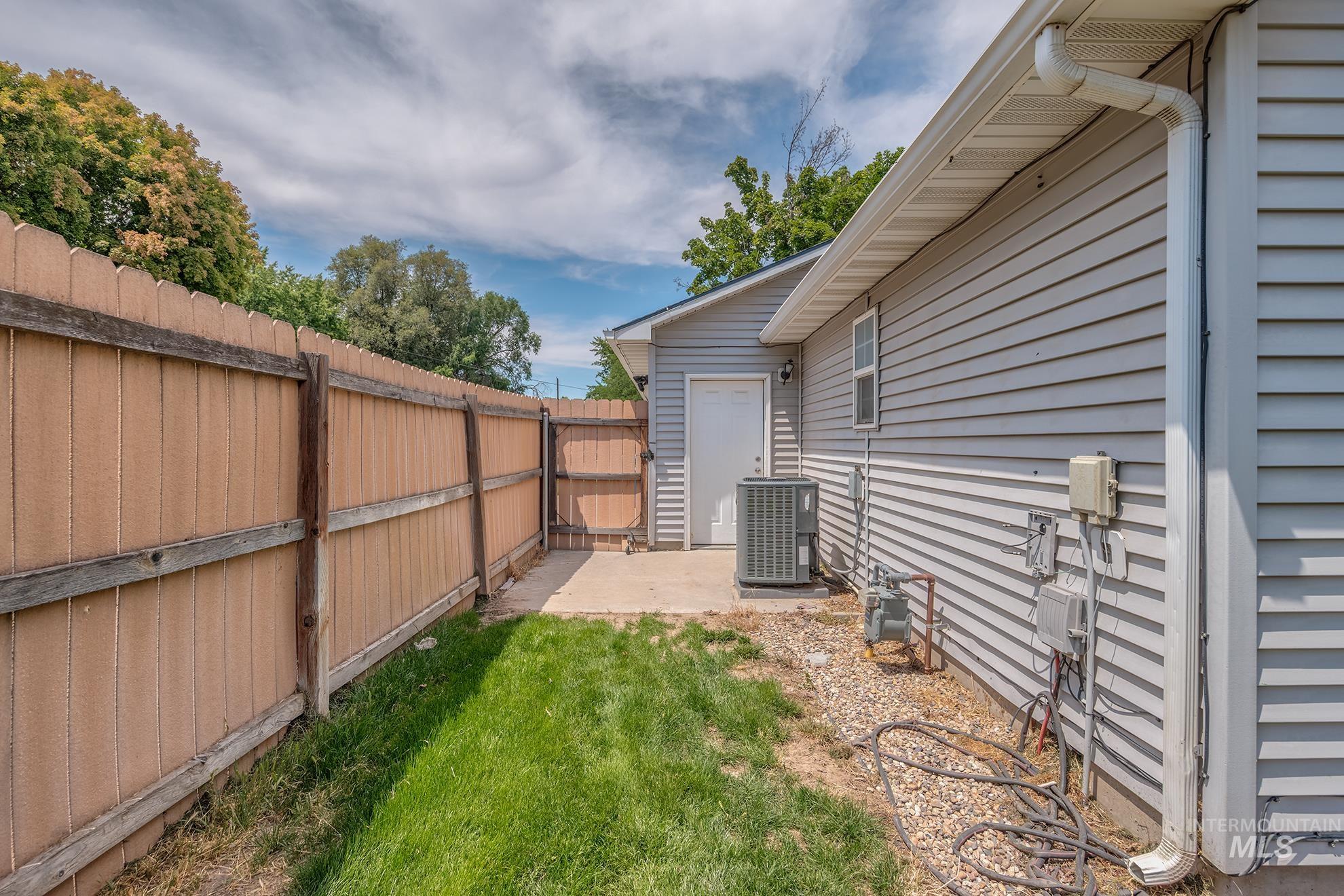 2102 1st Ave N, Payette, Idaho 83661, 4 Bedrooms, 3.5 Bathrooms, Residential For Sale, Price $425,000,MLS 98991213