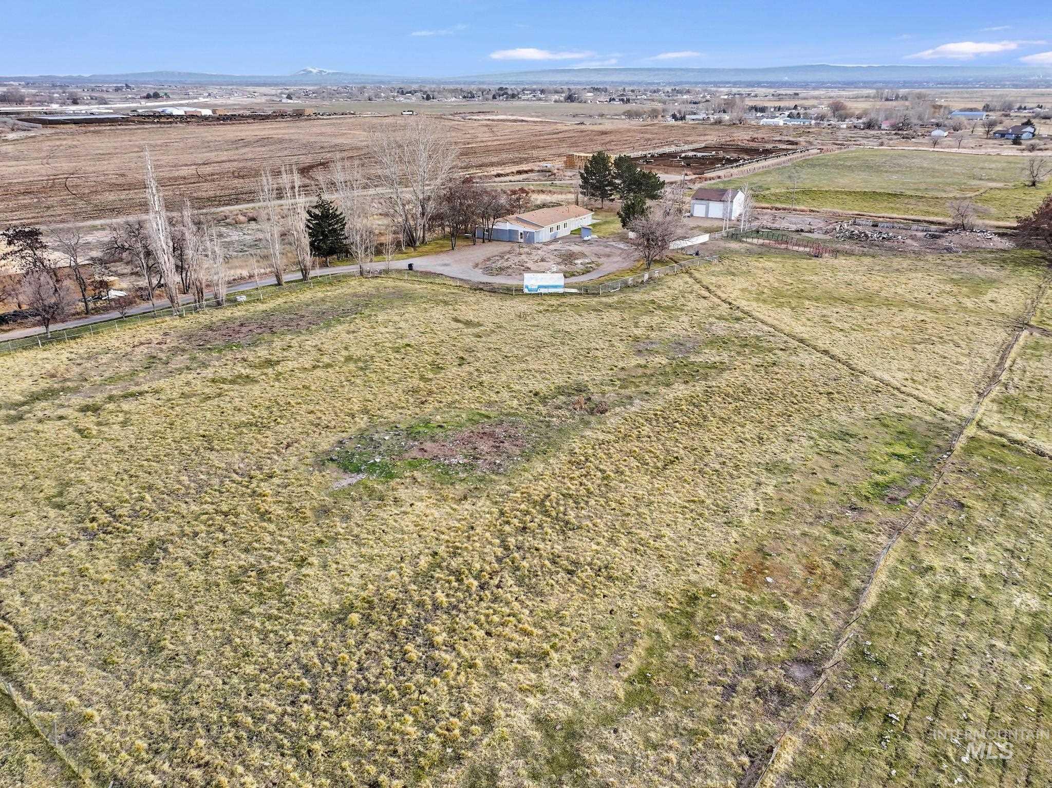 123 E 400 S, Jerome, Idaho 83338, 5 Bedrooms, 2 Bathrooms, Residential For Sale, Price $584,000,MLS 98991216