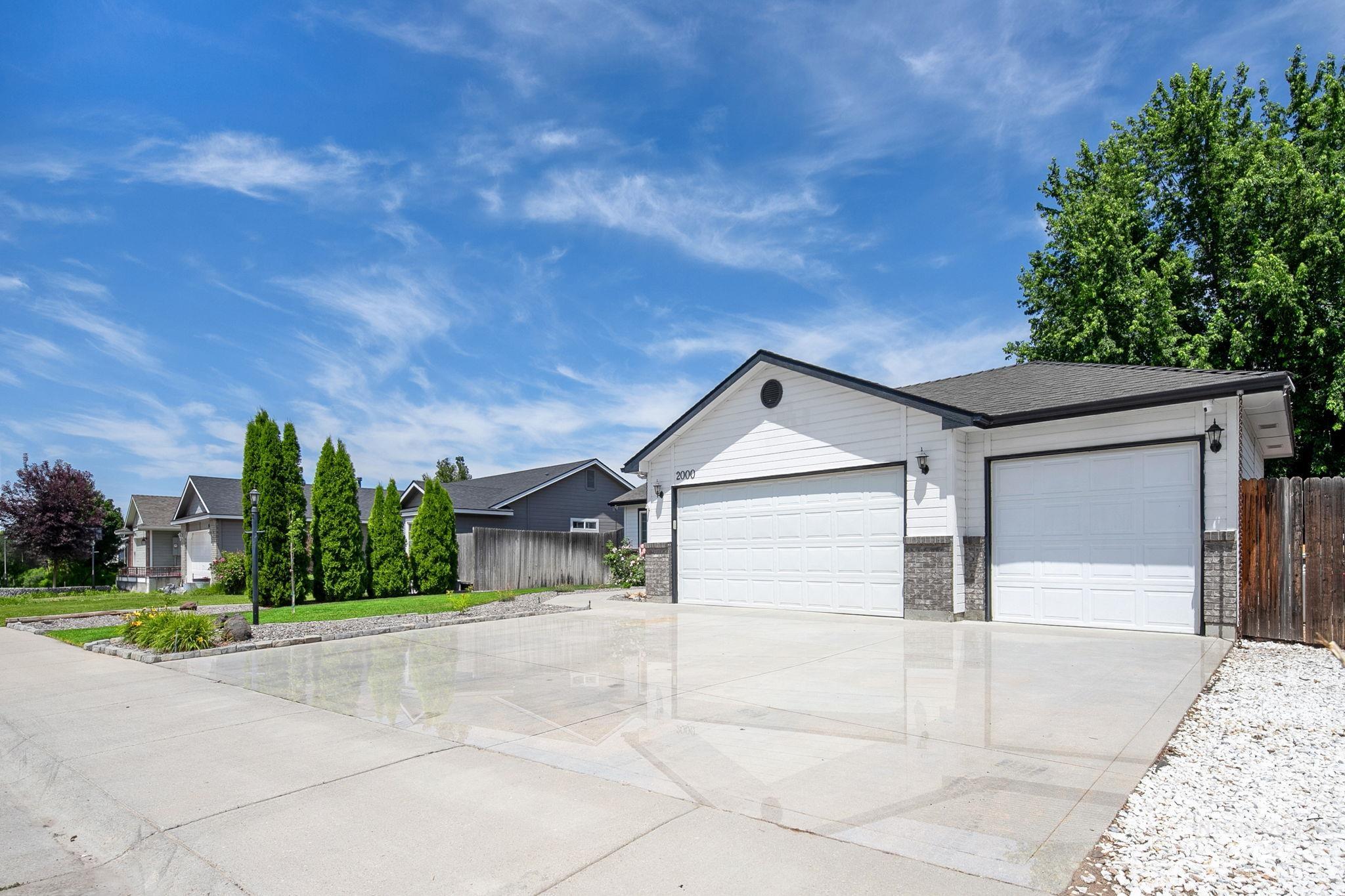 2000 E Kamay Drive, Meridian, Idaho 83646, 4 Bedrooms, 2 Bathrooms, Residential For Sale, Price $439,900,MLS 98991217