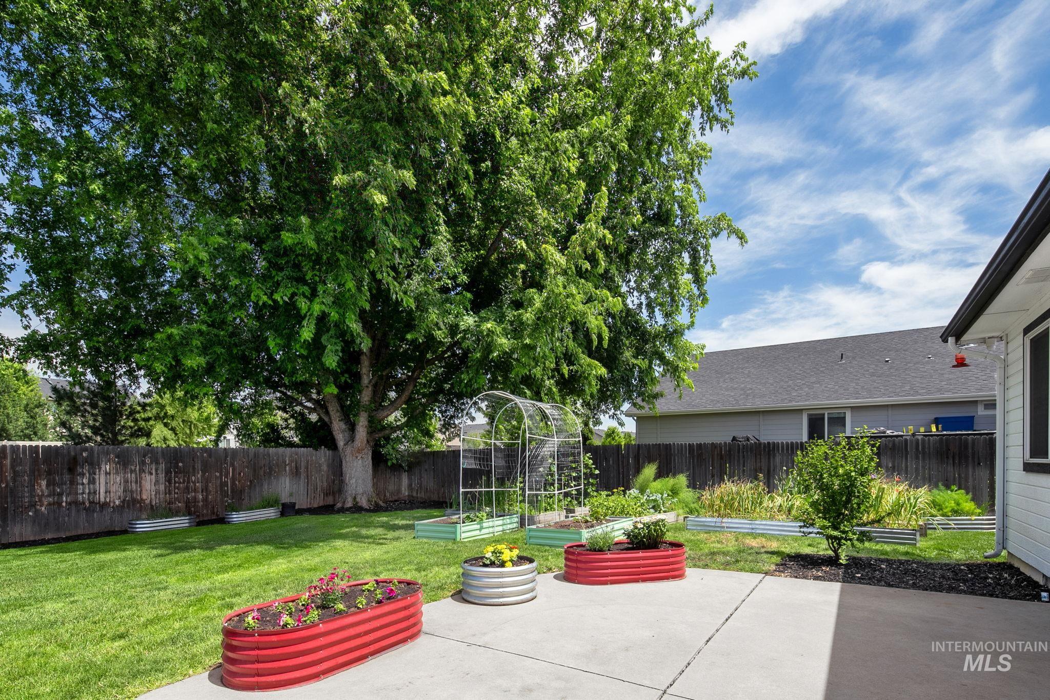 2000 E Kamay Drive, Meridian, Idaho 83646, 4 Bedrooms, 2 Bathrooms, Residential For Sale, Price $439,900,MLS 98991217