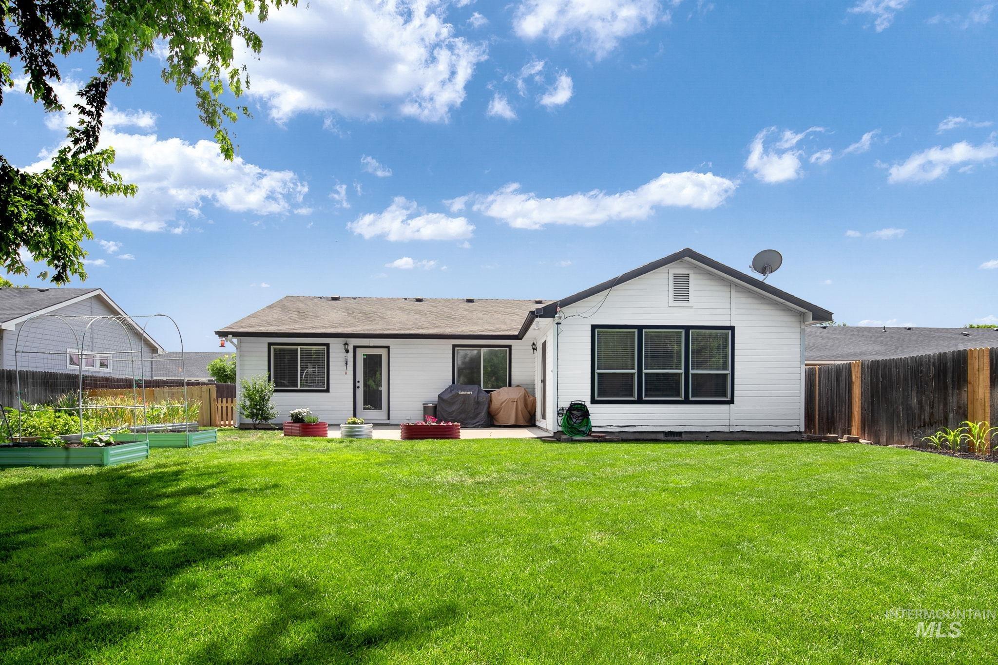 2000 E Kamay Drive, Meridian, Idaho 83646, 4 Bedrooms, 2 Bathrooms, Residential For Sale, Price $439,900,MLS 98991217