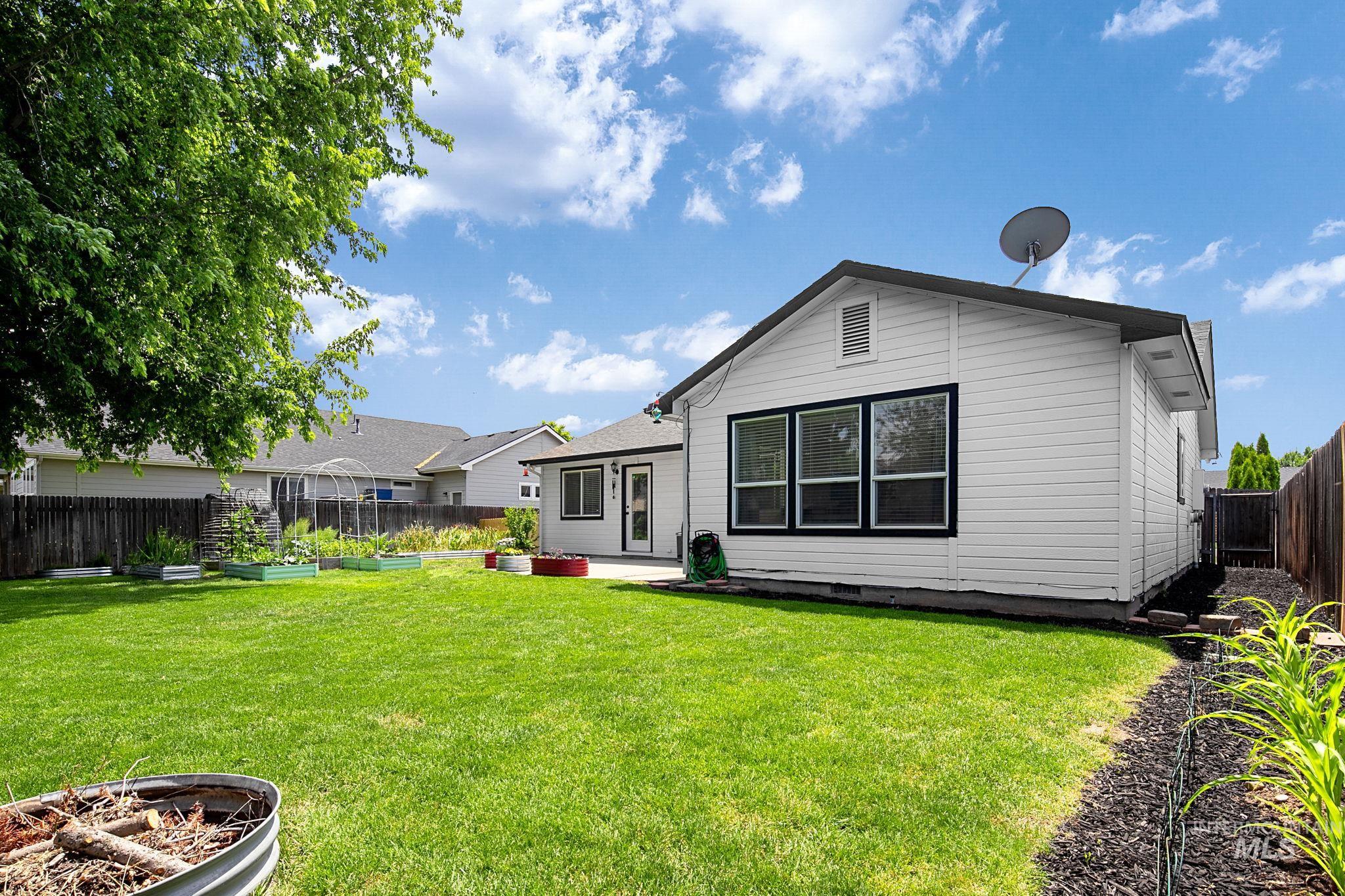 2000 E Kamay Drive, Meridian, Idaho 83646, 4 Bedrooms, 2 Bathrooms, Residential For Sale, Price $439,900,MLS 98991217