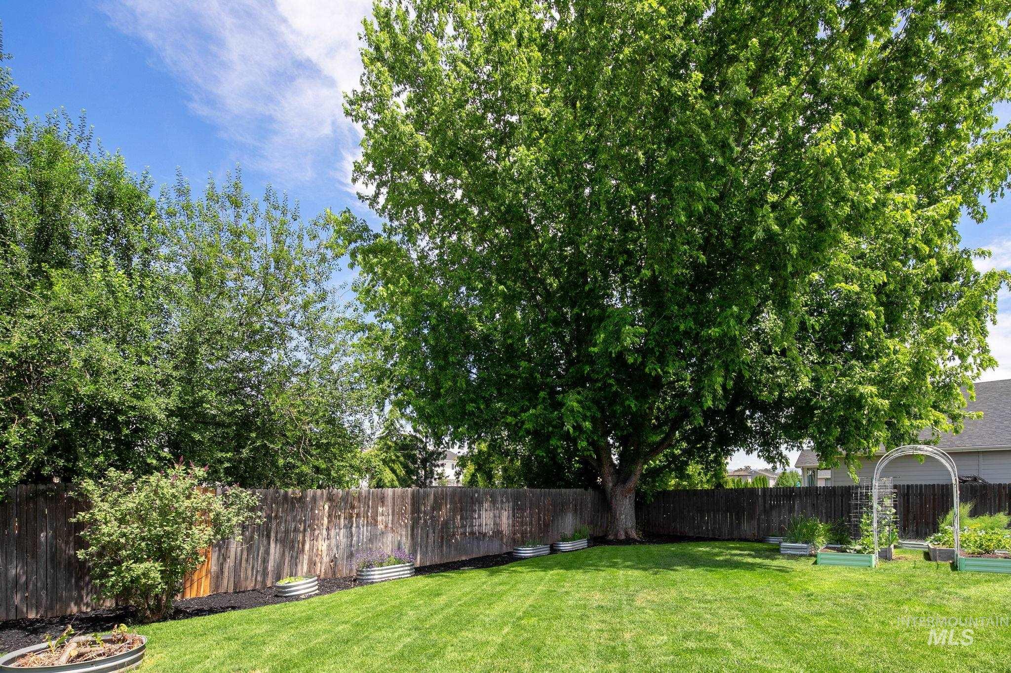 2000 E Kamay Drive, Meridian, Idaho 83646, 4 Bedrooms, 2 Bathrooms, Residential For Sale, Price $439,900,MLS 98991217
