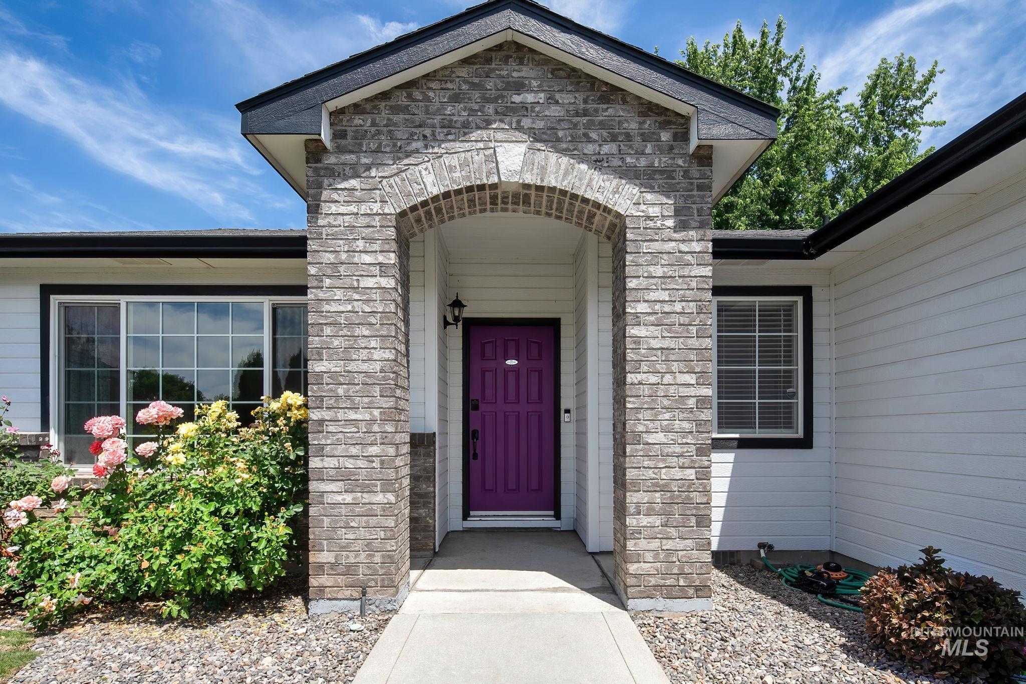 2000 E Kamay Drive, Meridian, Idaho 83646, 4 Bedrooms, 2 Bathrooms, Residential For Sale, Price $439,900,MLS 98991217