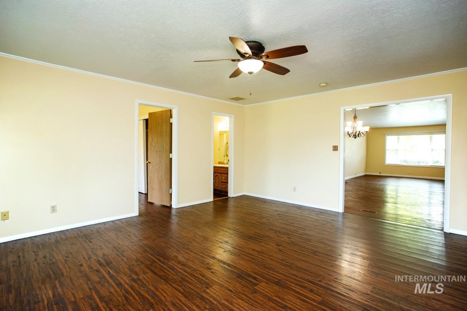 2572 Navajo Circle, Twin Falls, Idaho 83301, 4 Bedrooms, 3 Bathrooms, Residential For Sale, Price $450,000,MLS 98991218