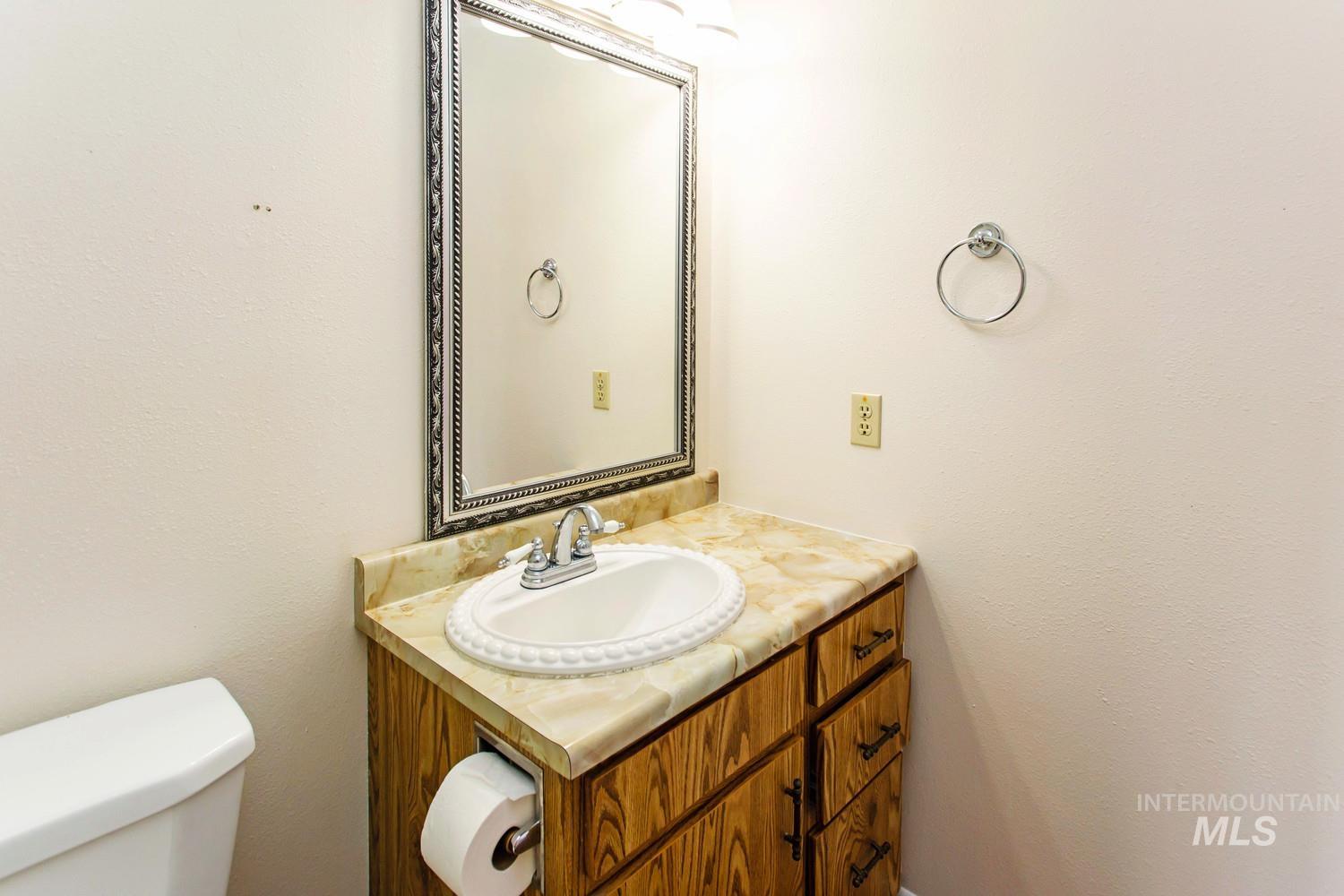 2572 Navajo Circle, Twin Falls, Idaho 83301, 4 Bedrooms, 3 Bathrooms, Residential For Sale, Price $450,000,MLS 98991218