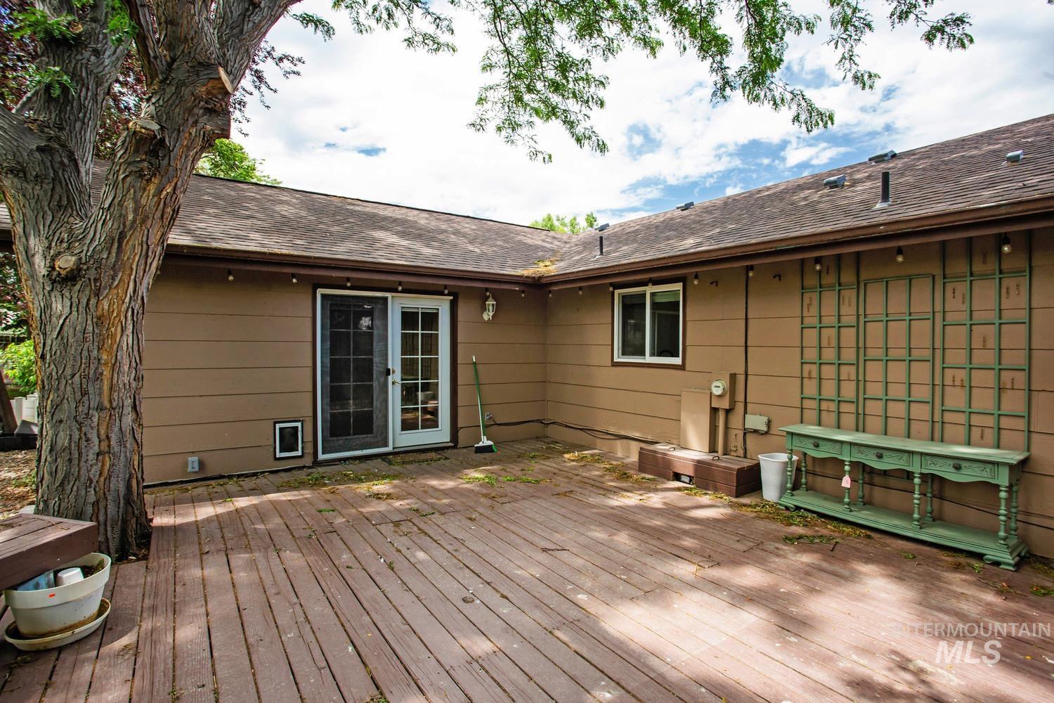 2572 Navajo Circle, Twin Falls, Idaho 83301, 4 Bedrooms, 3 Bathrooms, Residential For Sale, Price $450,000,MLS 98991218