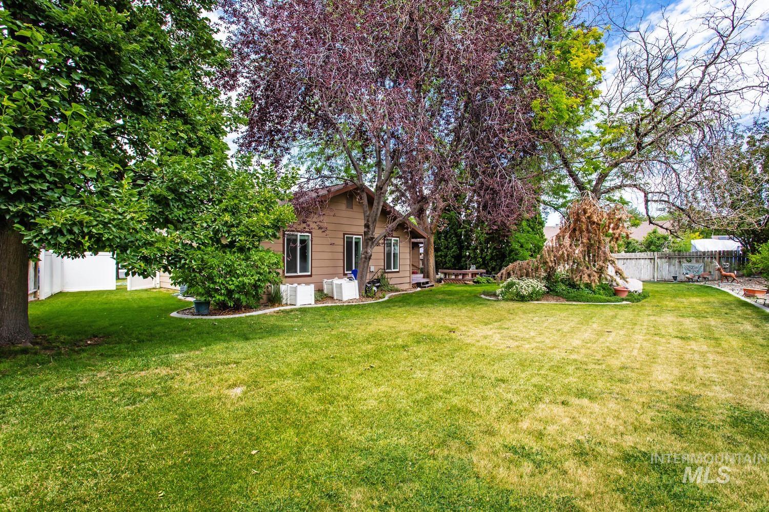 2572 Navajo Circle, Twin Falls, Idaho 83301, 4 Bedrooms, 3 Bathrooms, Residential For Sale, Price $450,000,MLS 98991218