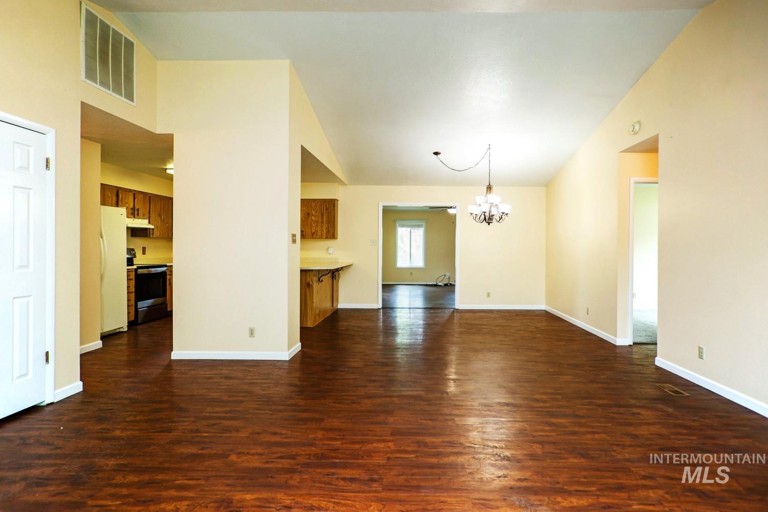 2572 Navajo Circle, Twin Falls, Idaho 83301, 4 Bedrooms, 3 Bathrooms, Residential For Sale, Price $450,000,MLS 98991218