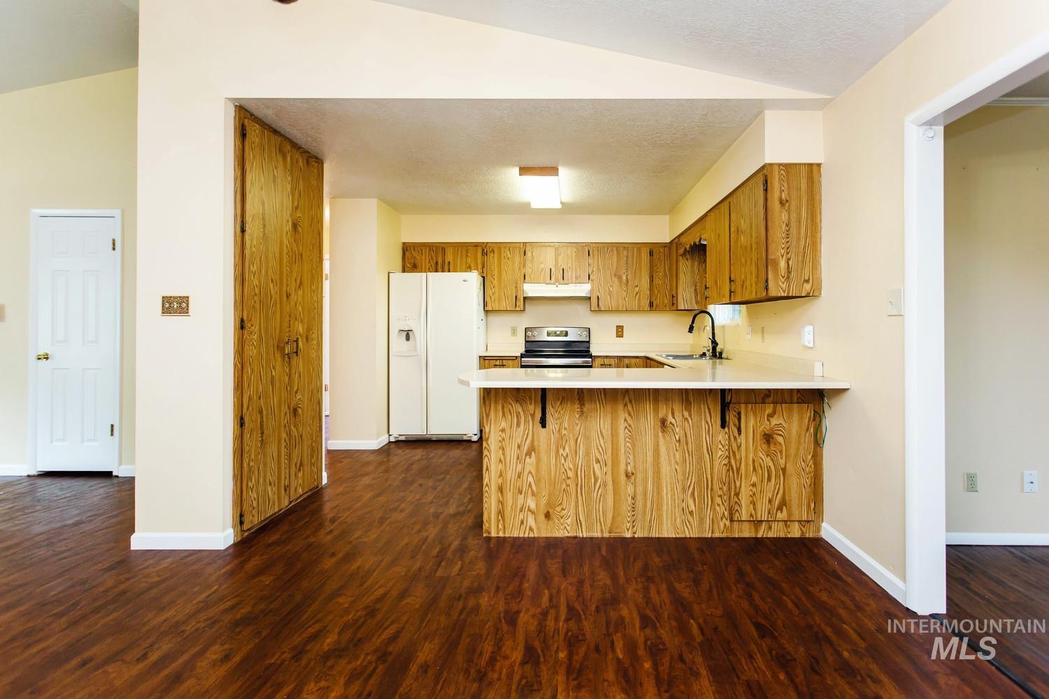 2572 Navajo Circle, Twin Falls, Idaho 83301, 4 Bedrooms, 3 Bathrooms, Residential For Sale, Price $450,000,MLS 98991218
