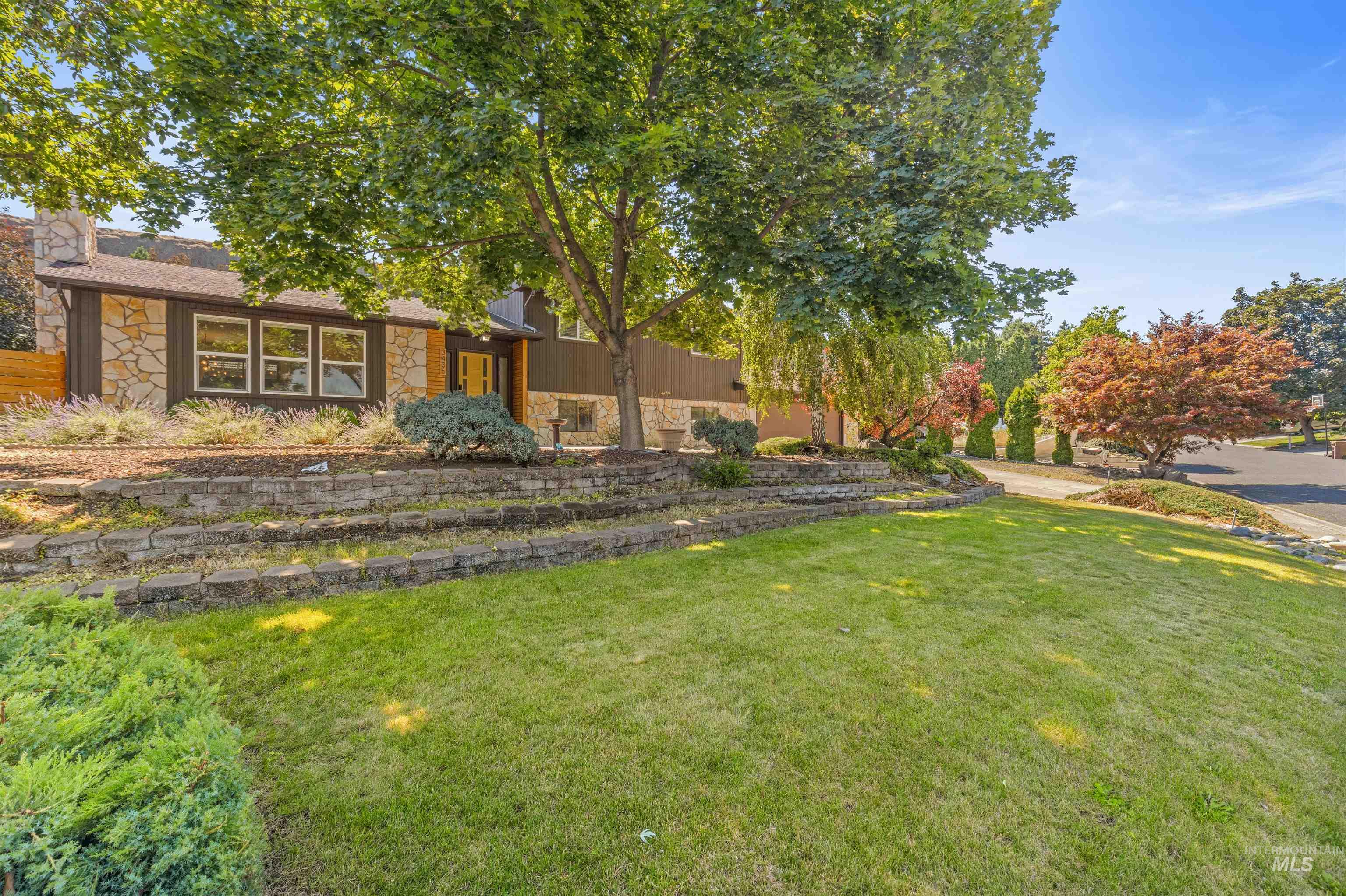 3435 Selway Dr, Lewiston, Idaho 83501, 3 Bedrooms, 2.5 Bathrooms, Residential For Sale, Price $545,000,MLS 98991221