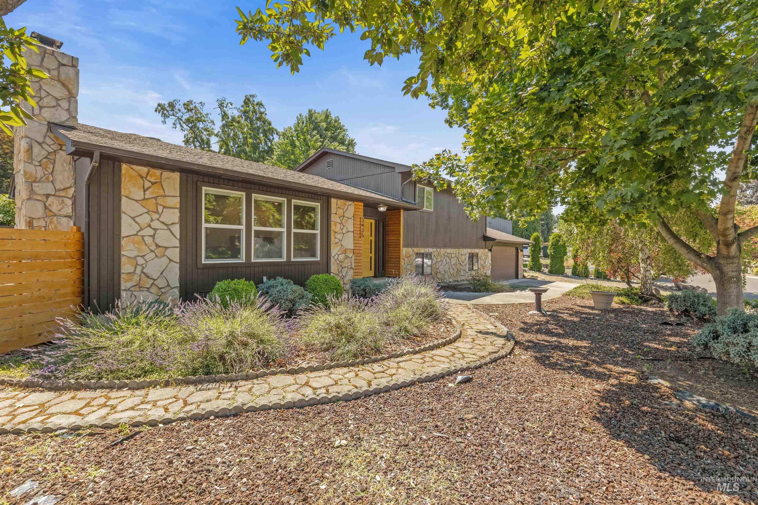 3435 Selway Dr, Lewiston, Idaho 83501, 3 Bedrooms, 2.5 Bathrooms, Residential For Sale, Price $545,000,MLS 98991221