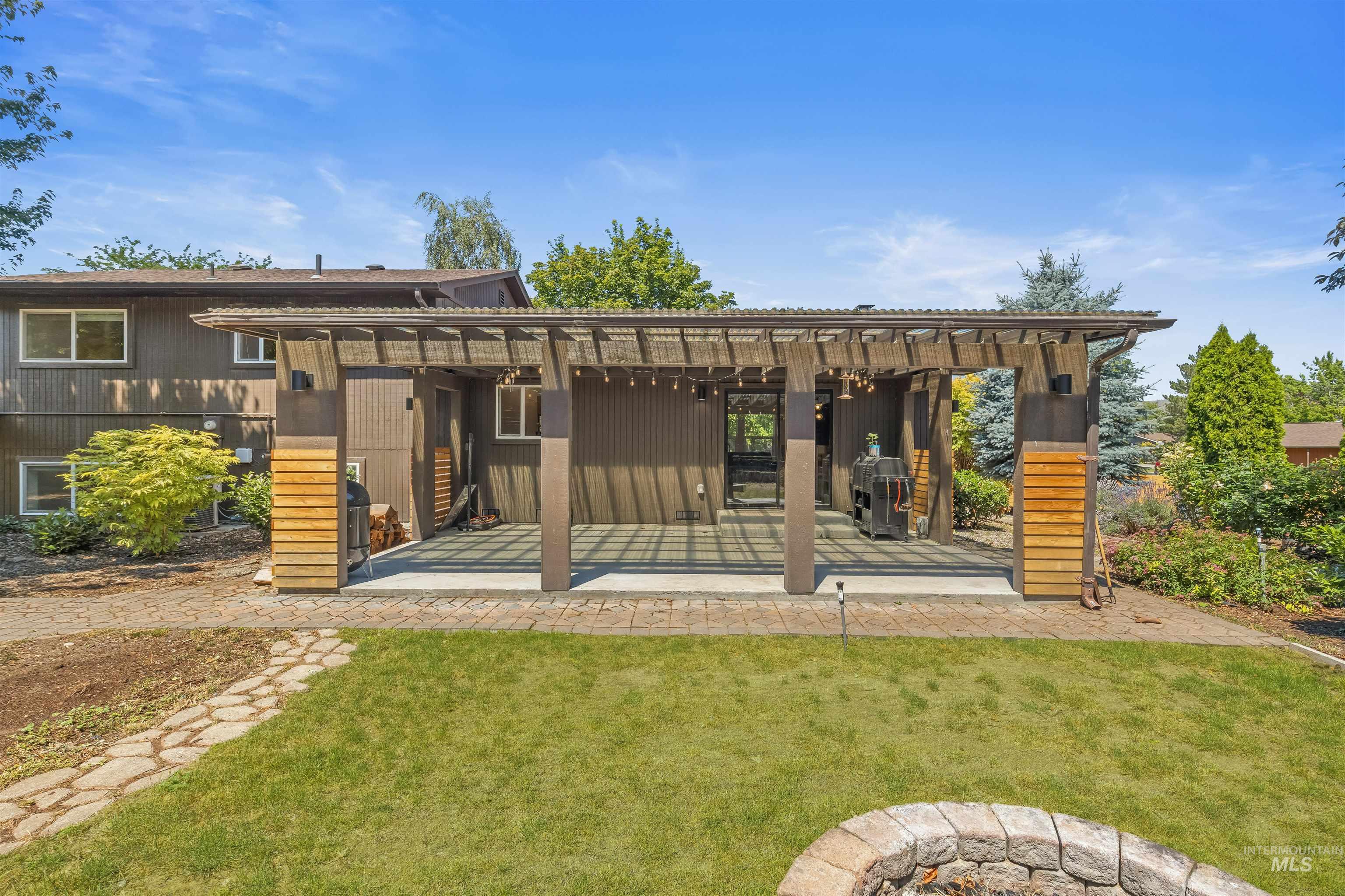 3435 Selway Dr, Lewiston, Idaho 83501, 3 Bedrooms, 2.5 Bathrooms, Residential For Sale, Price $545,000,MLS 98991221