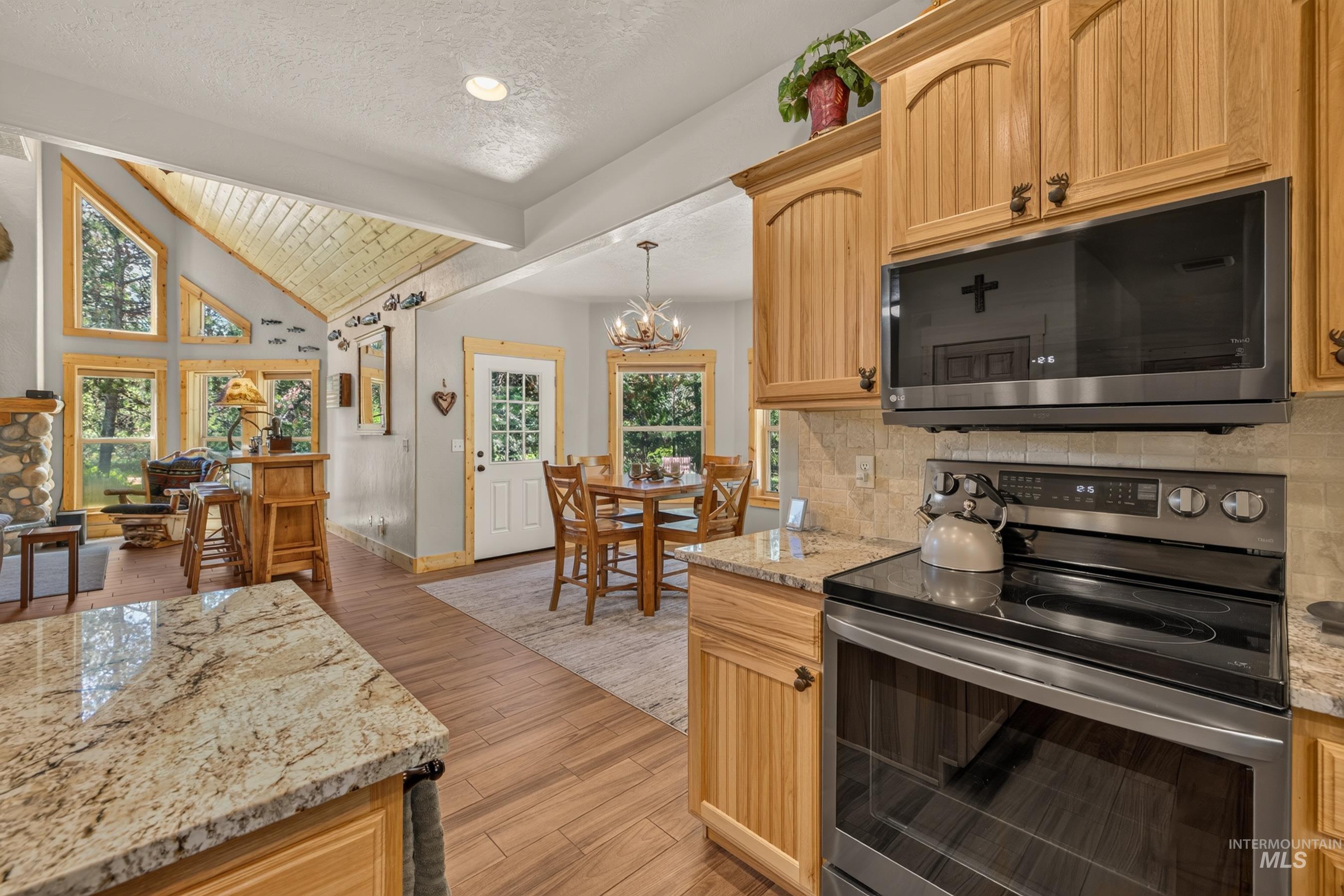 172 Lodgepole Lane, Donnelly, Idaho 83615, 3 Bedrooms, 2.5 Bathrooms, Residential For Sale, Price $1,100,000, 98991228