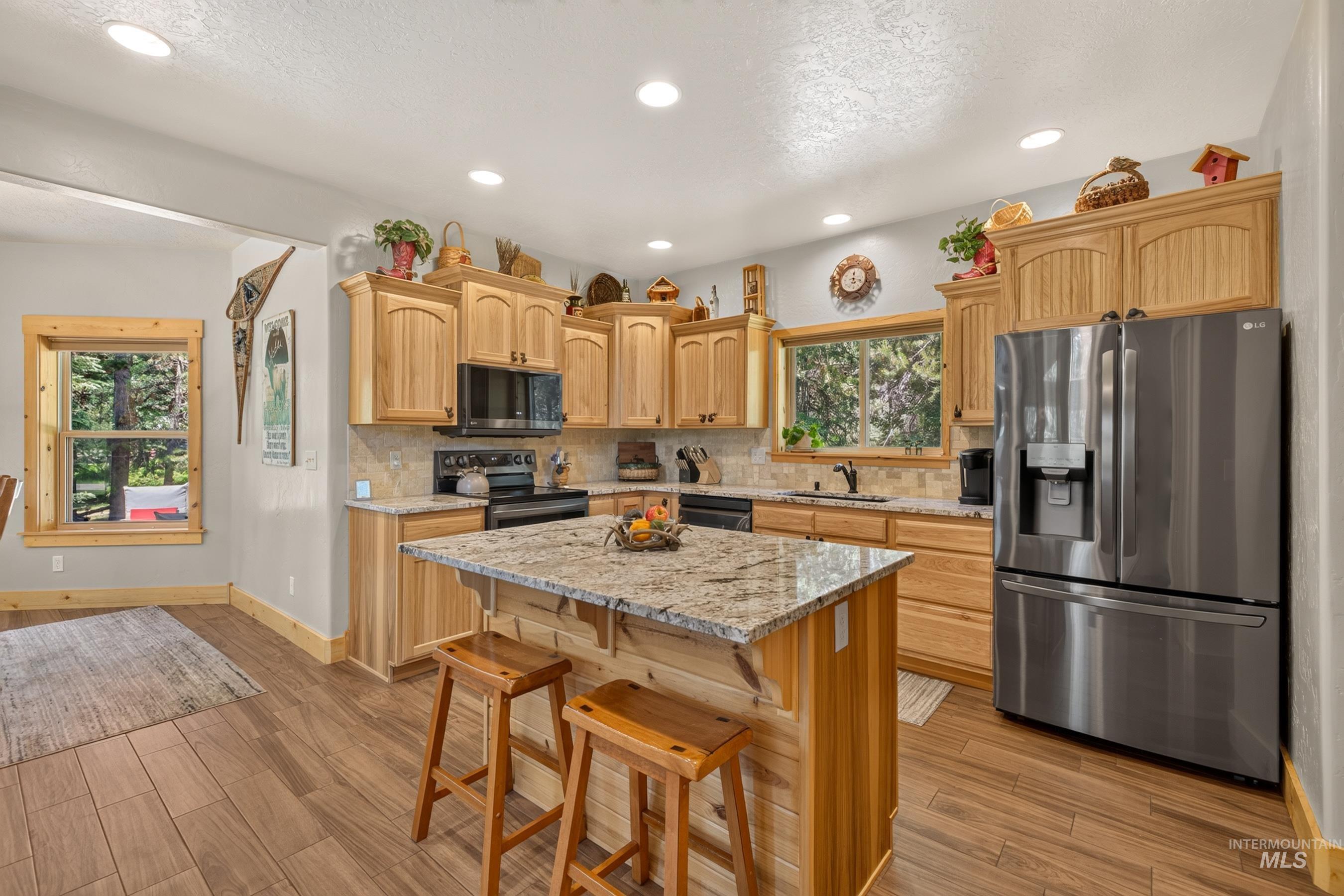 172 Lodgepole Lane, Donnelly, Idaho 83615, 3 Bedrooms, 2.5 Bathrooms, Residential For Sale, Price $1,100,000, 98991228