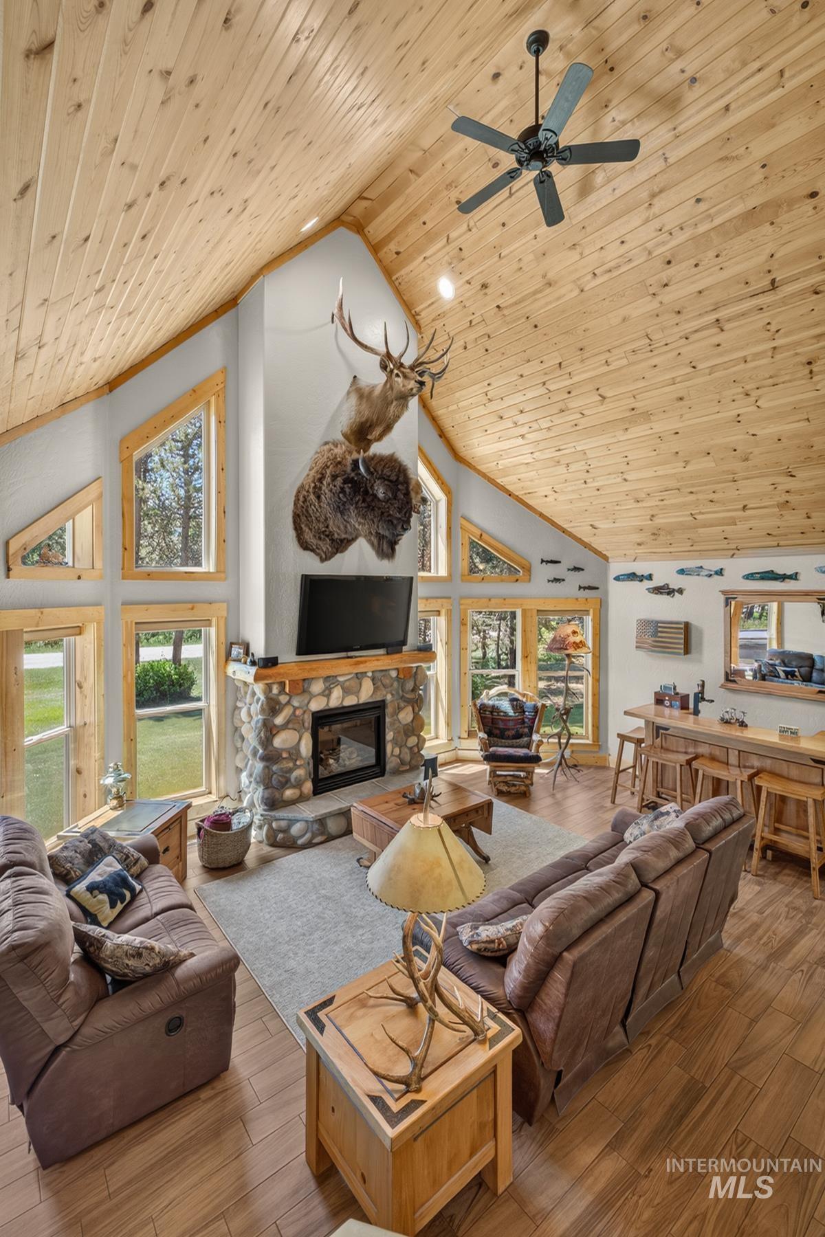 172 Lodgepole Lane, Donnelly, Idaho 83615, 3 Bedrooms, 2.5 Bathrooms, Residential For Sale, Price $1,100,000, 98991228