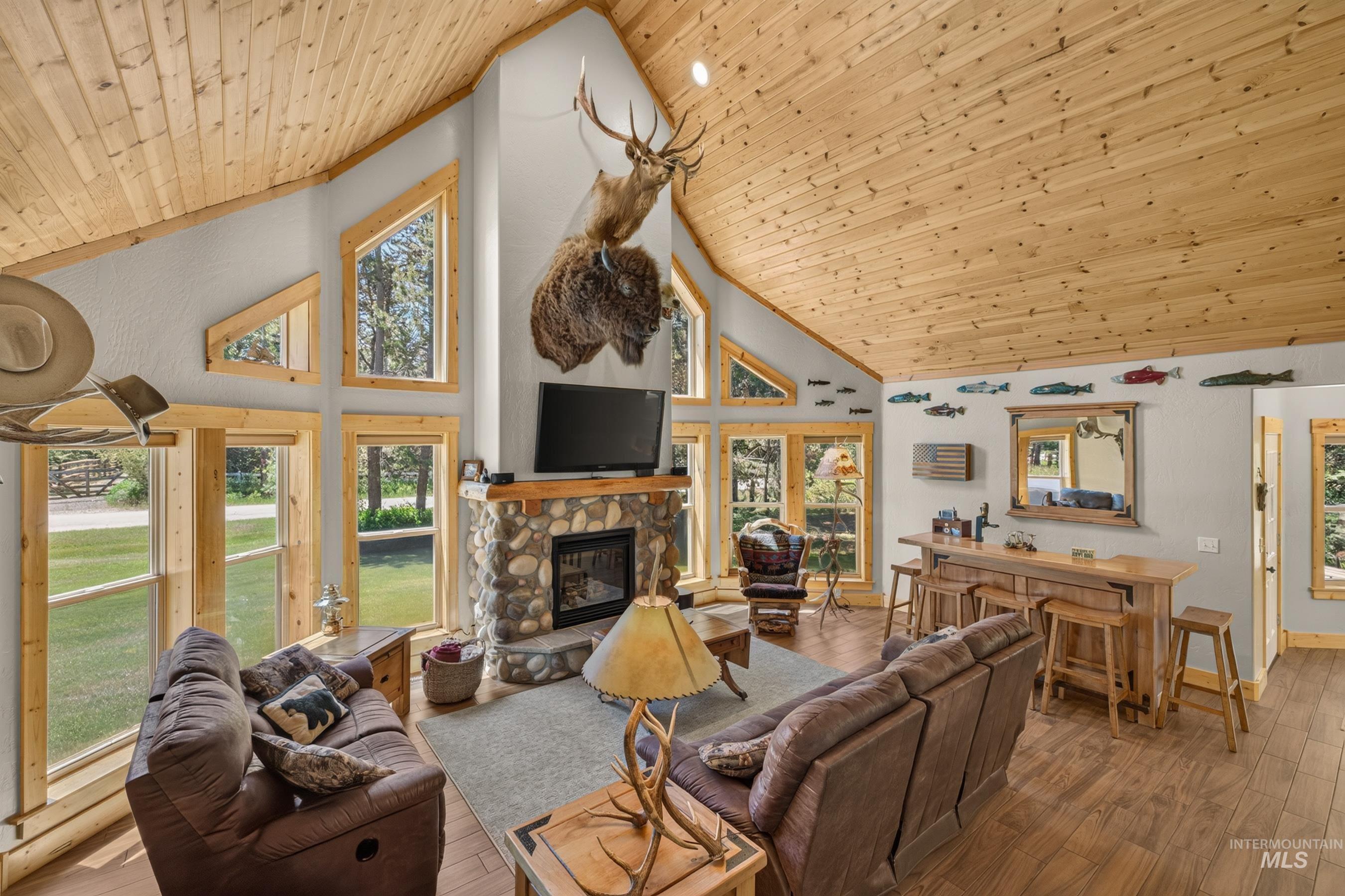 172 Lodgepole Lane, Donnelly, Idaho 83615, 3 Bedrooms, 2.5 Bathrooms, Residential For Sale, Price $1,100,000, 98991228