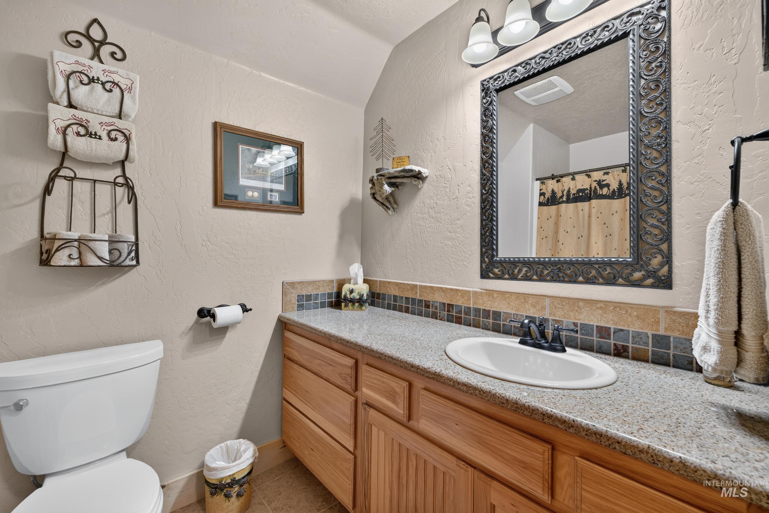 172 Lodgepole Lane, Donnelly, Idaho 83615, 3 Bedrooms, 2.5 Bathrooms, Residential For Sale, Price $1,100,000, 98991228