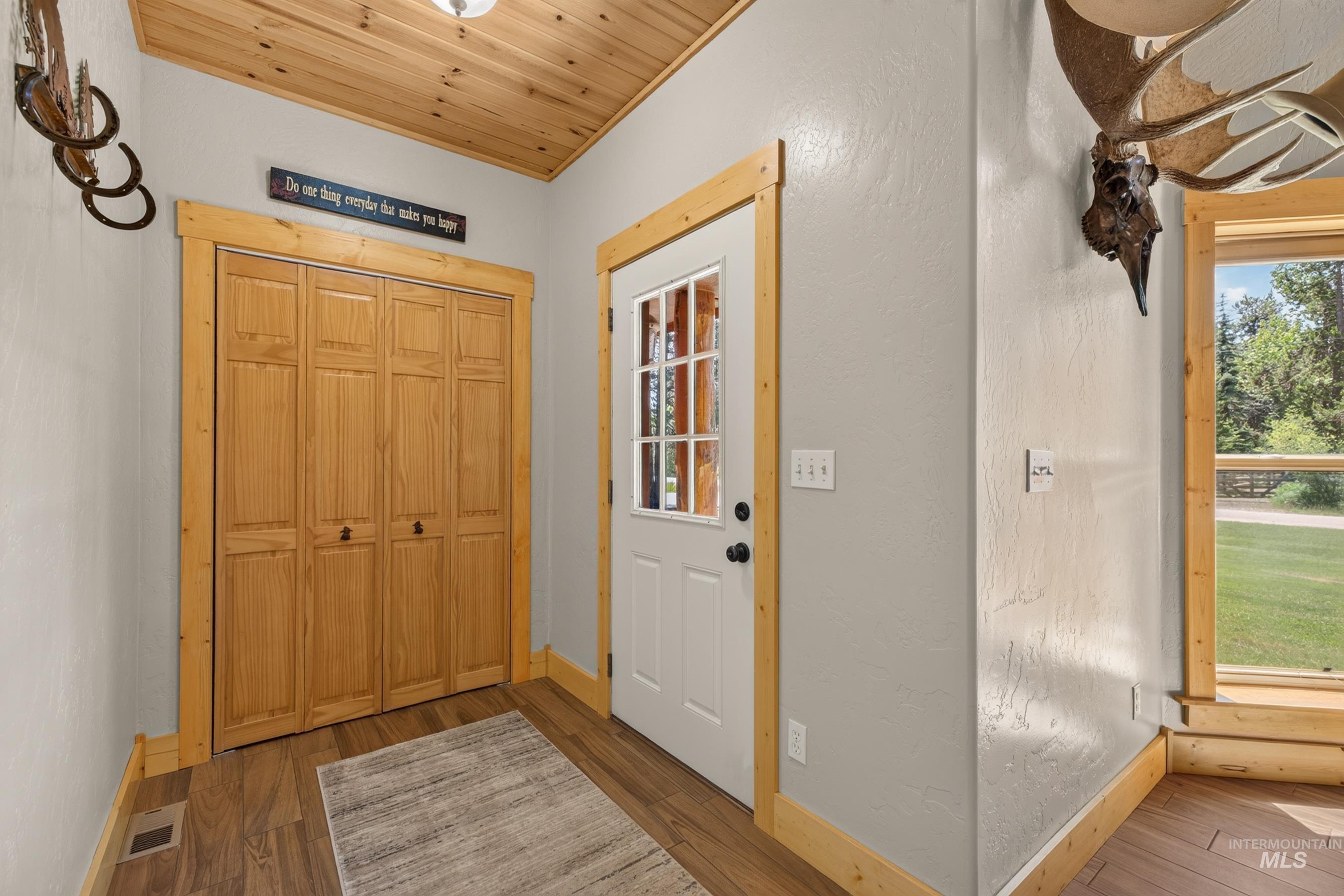 172 Lodgepole Lane, Donnelly, Idaho 83615, 3 Bedrooms, 2.5 Bathrooms, Residential For Sale, Price $1,100,000, 98991228