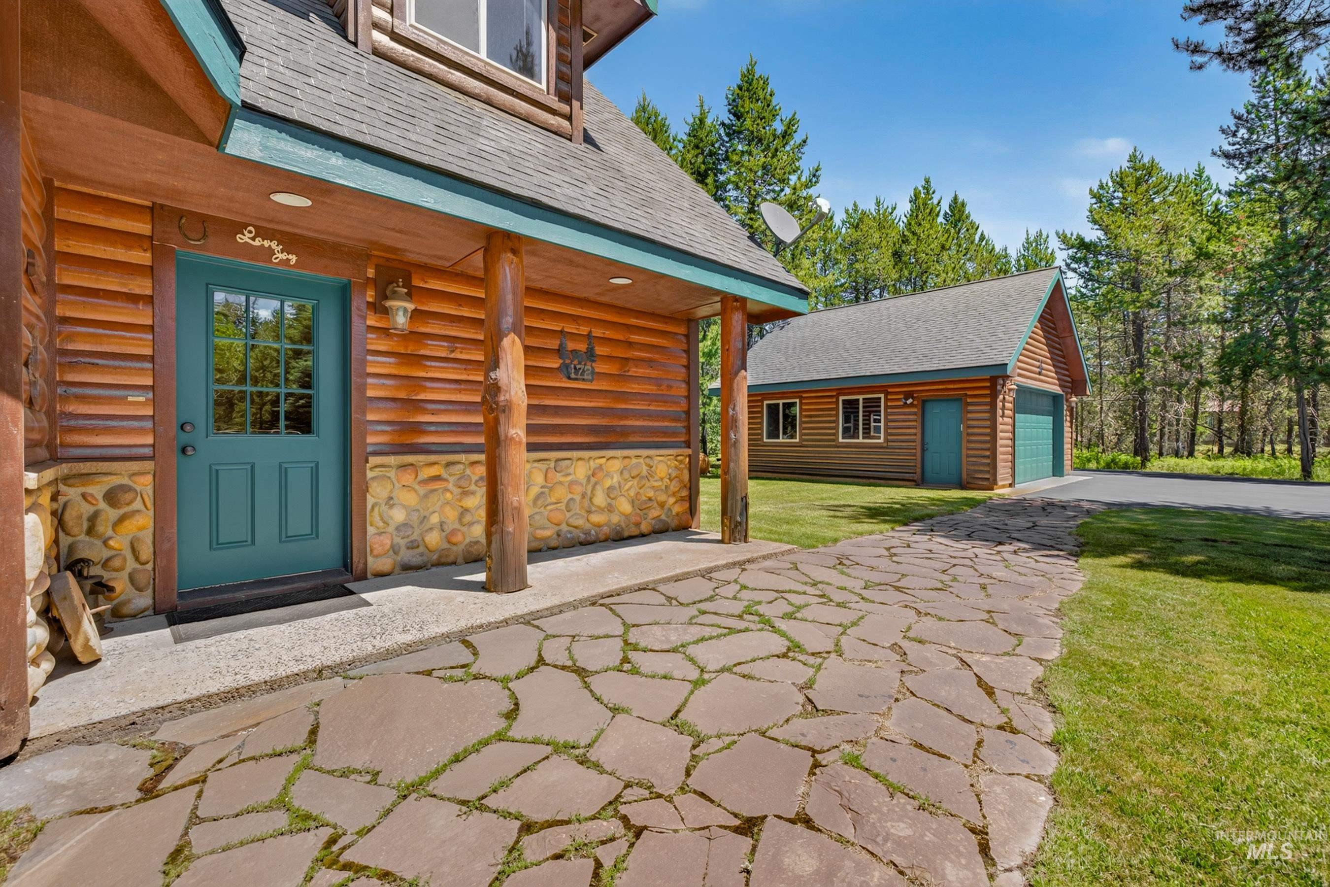 172 Lodgepole Lane, Donnelly, Idaho 83615, 3 Bedrooms, 2.5 Bathrooms, Residential For Sale, Price $1,100,000, 98991228