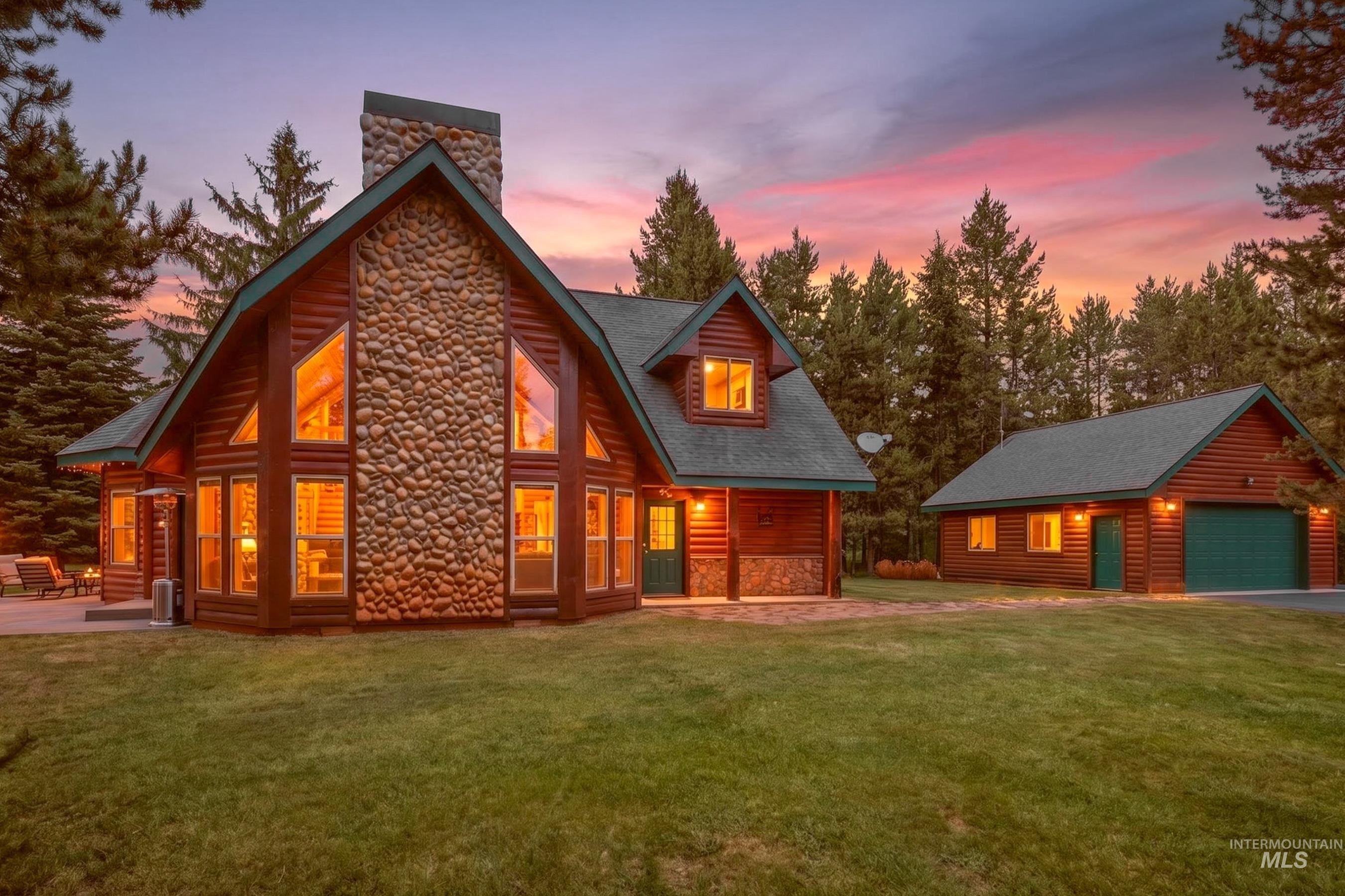 172 Lodgepole Lane, Donnelly, Idaho 83615, 3 Bedrooms, 2.5 Bathrooms, Residential For Sale, Price $1,100,000, 98991228