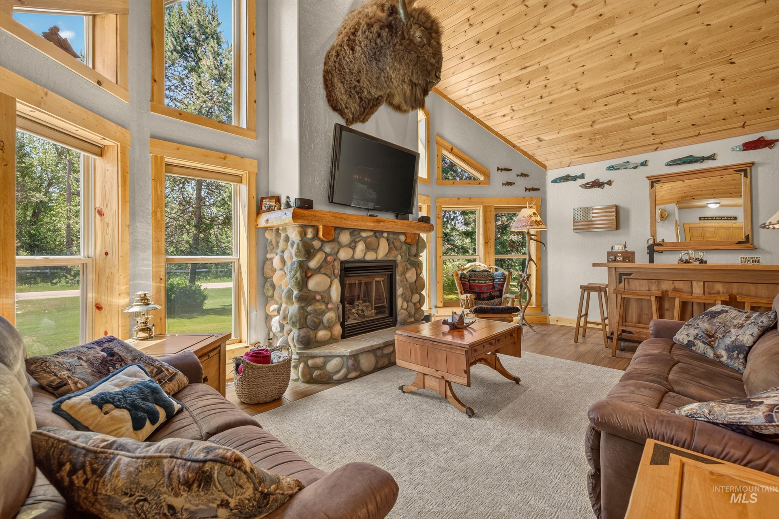 172 Lodgepole Lane, Donnelly, Idaho 83615, 3 Bedrooms, 2.5 Bathrooms, Residential For Sale, Price $1,100,000, 98991228