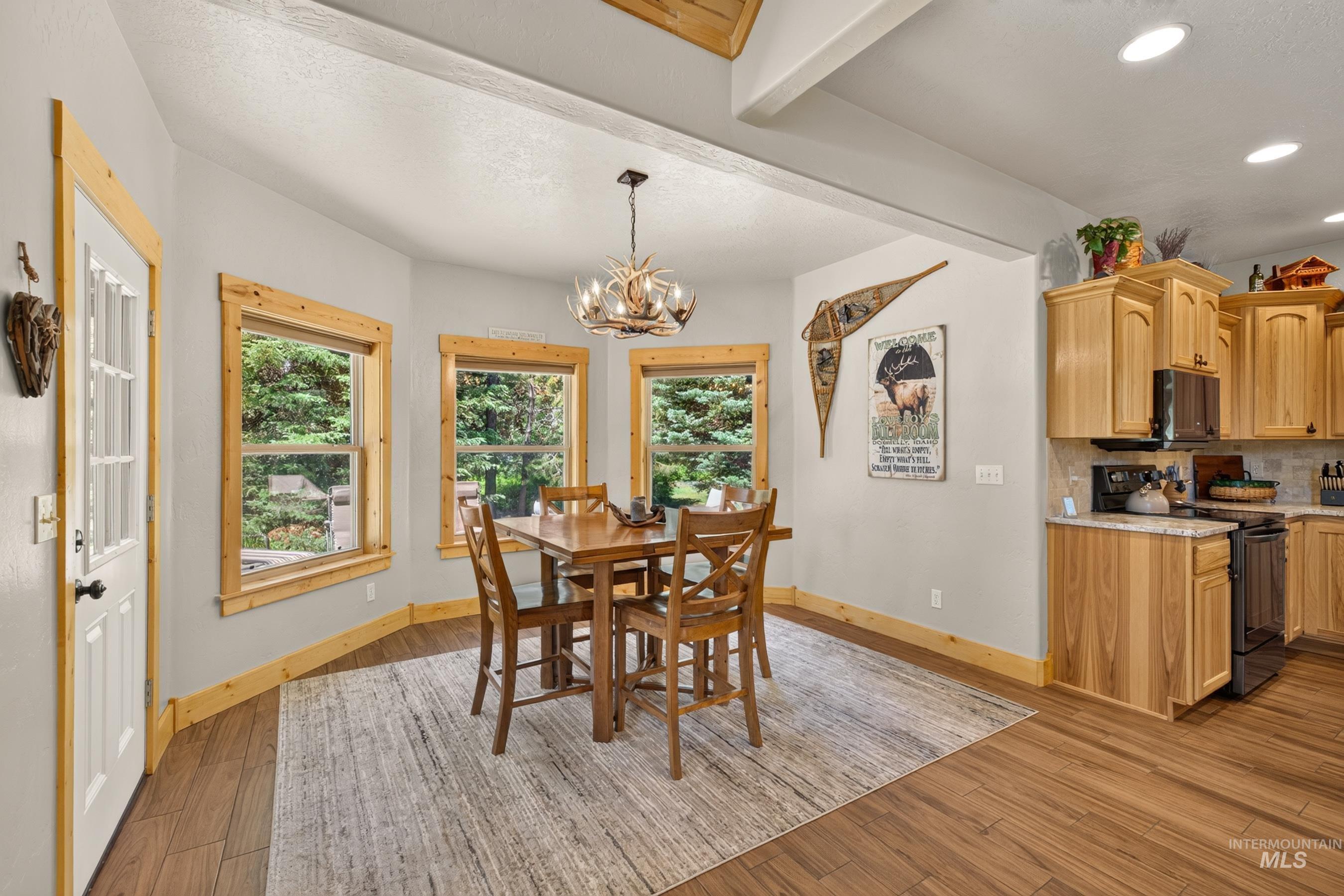172 Lodgepole Lane, Donnelly, Idaho 83615, 3 Bedrooms, 2.5 Bathrooms, Residential For Sale, Price $1,100,000, 98991228