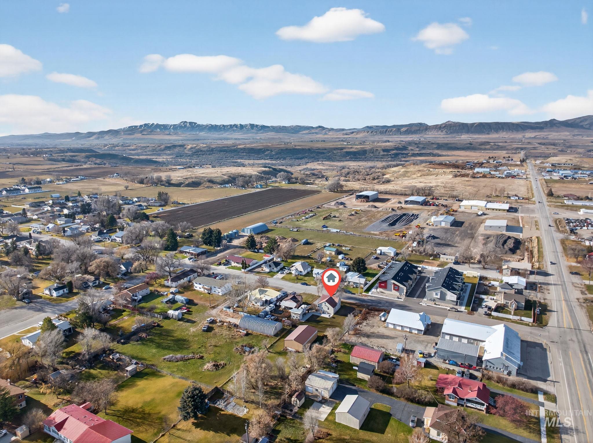 49 S 4th W, Preston, Idaho 82363, 3 Bedrooms, 1 Bathroom, Residential For Sale, Price $390,000,MLS 98991231