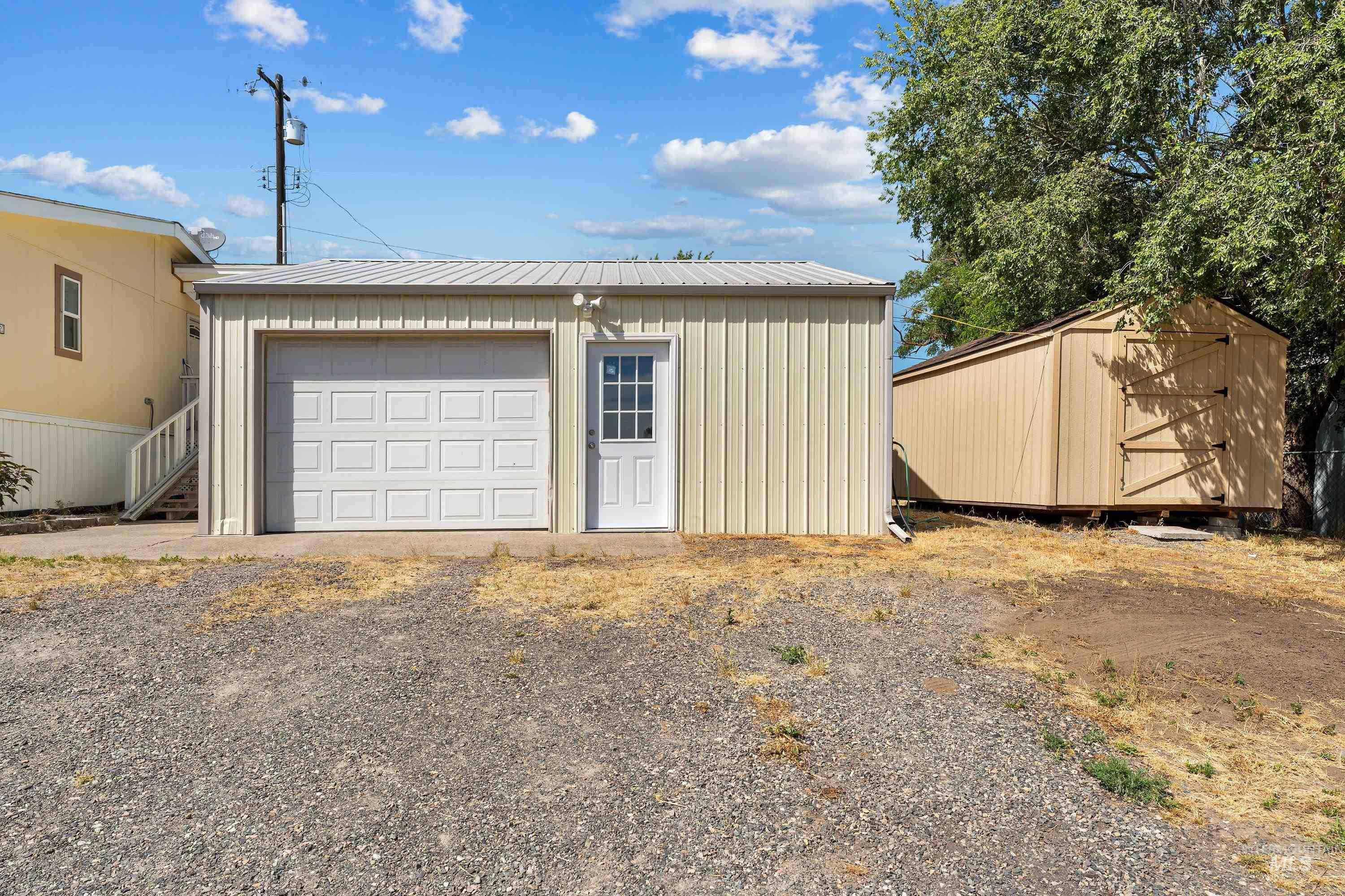1042 Bridger Lane, Clarkston, Washington 99403, 3 Bedrooms, 2 Bathrooms, Residential For Sale, Price $355,000, 98991269