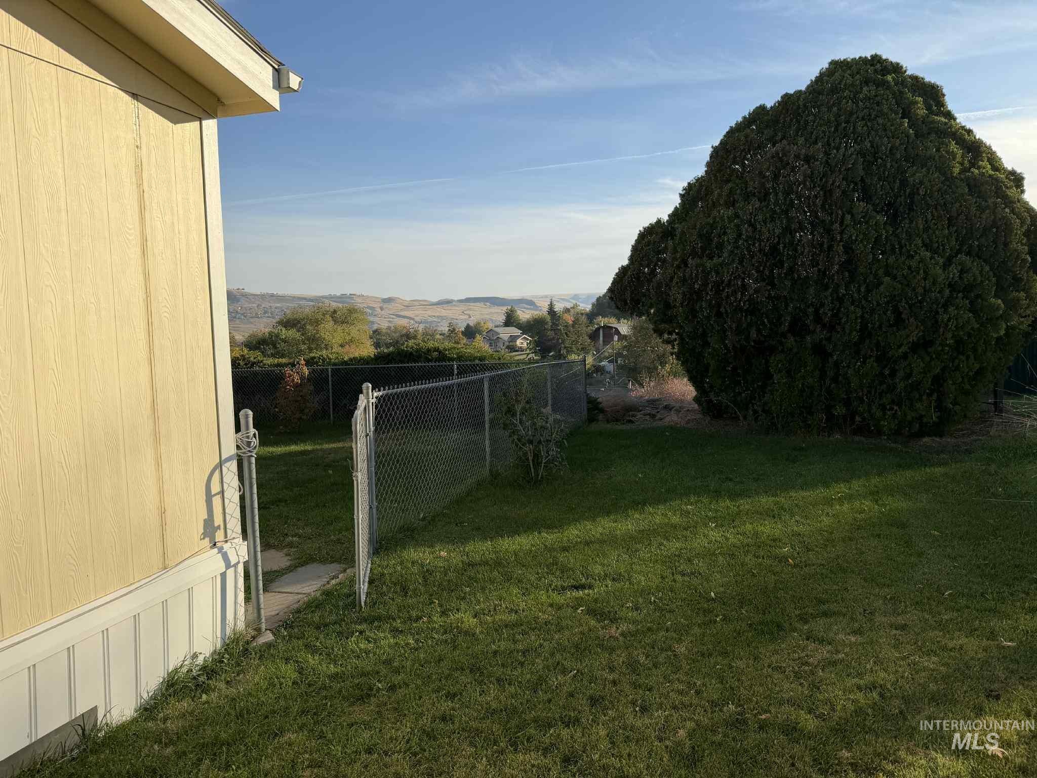 1042 Bridger Lane, Clarkston, Washington 99403, 3 Bedrooms, 2 Bathrooms, Residential For Sale, Price $355,000, 98991269