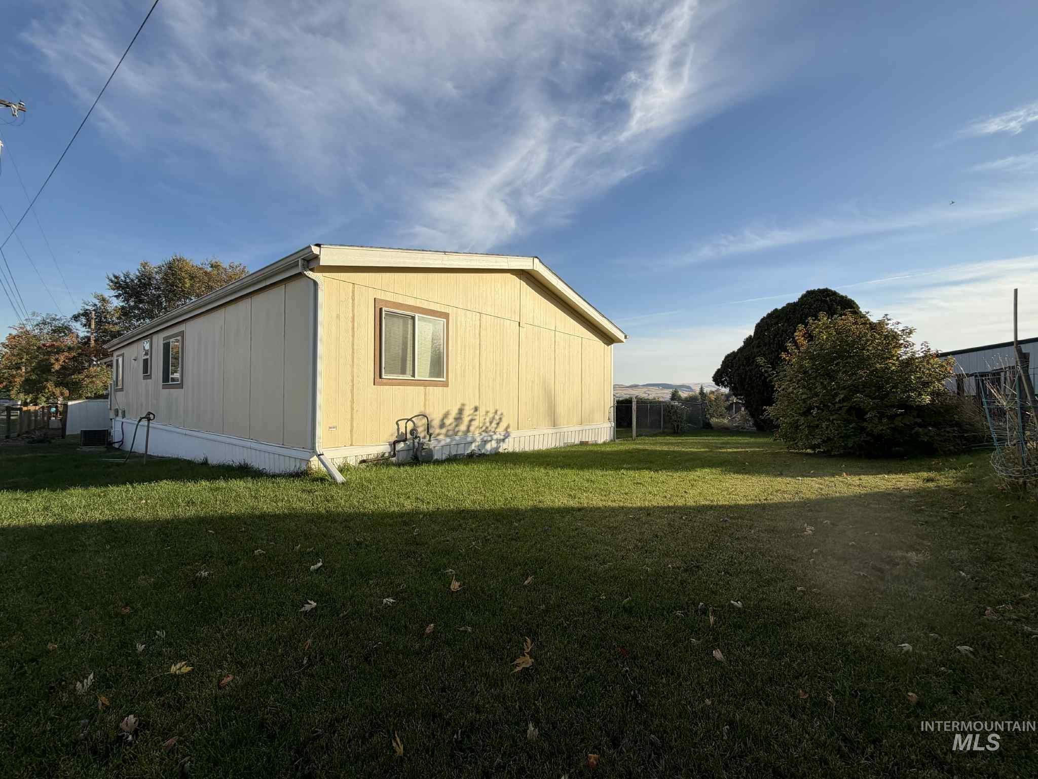 1042 Bridger Lane, Clarkston, Washington 99403, 3 Bedrooms, 2 Bathrooms, Residential For Sale, Price $355,000, 98991269