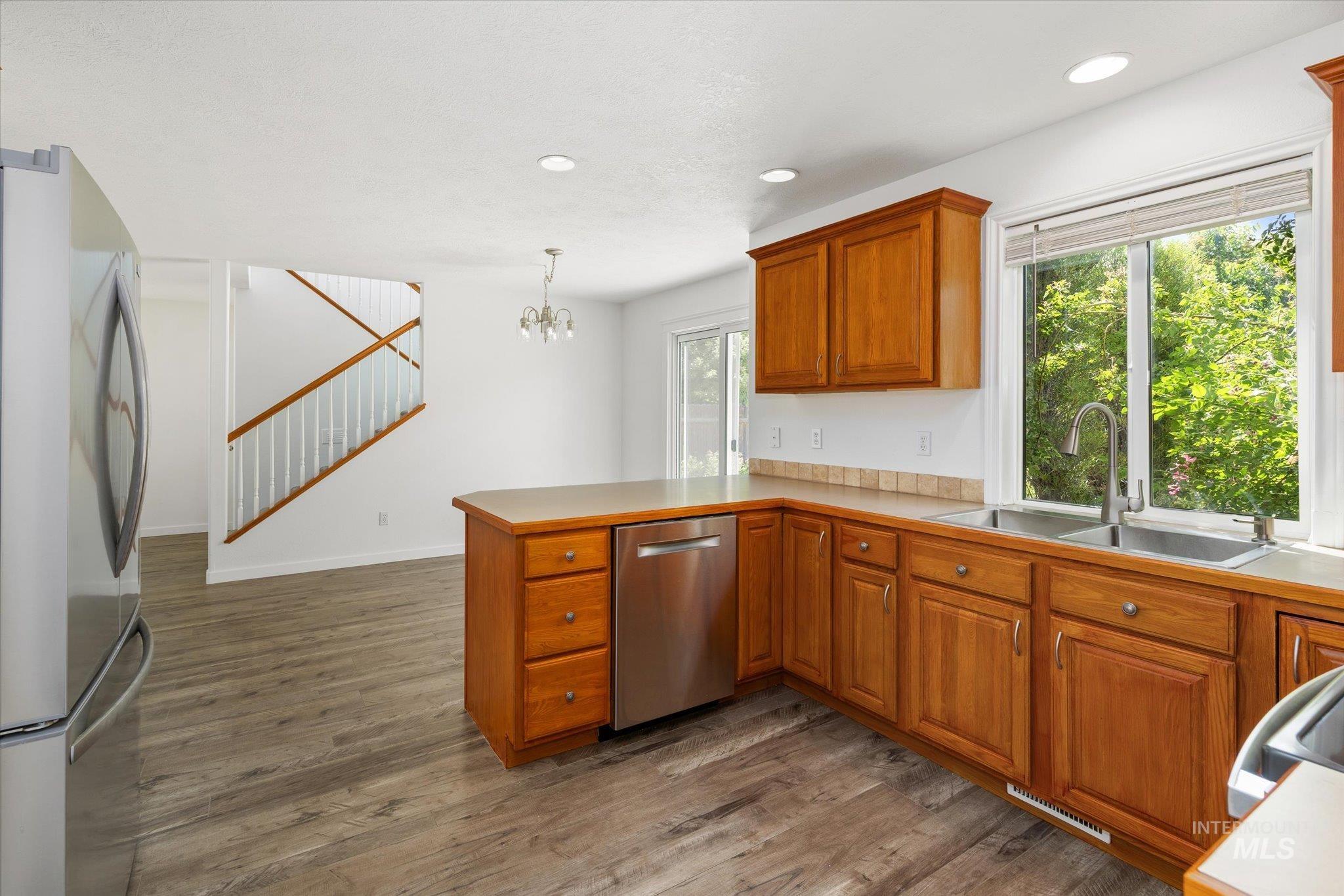 4401 E Burgundy Dr, Nampa, Idaho 83686, 3 Bedrooms, 2.5 Bathrooms, Residential For Sale, Price $440,000,MLS 98991275