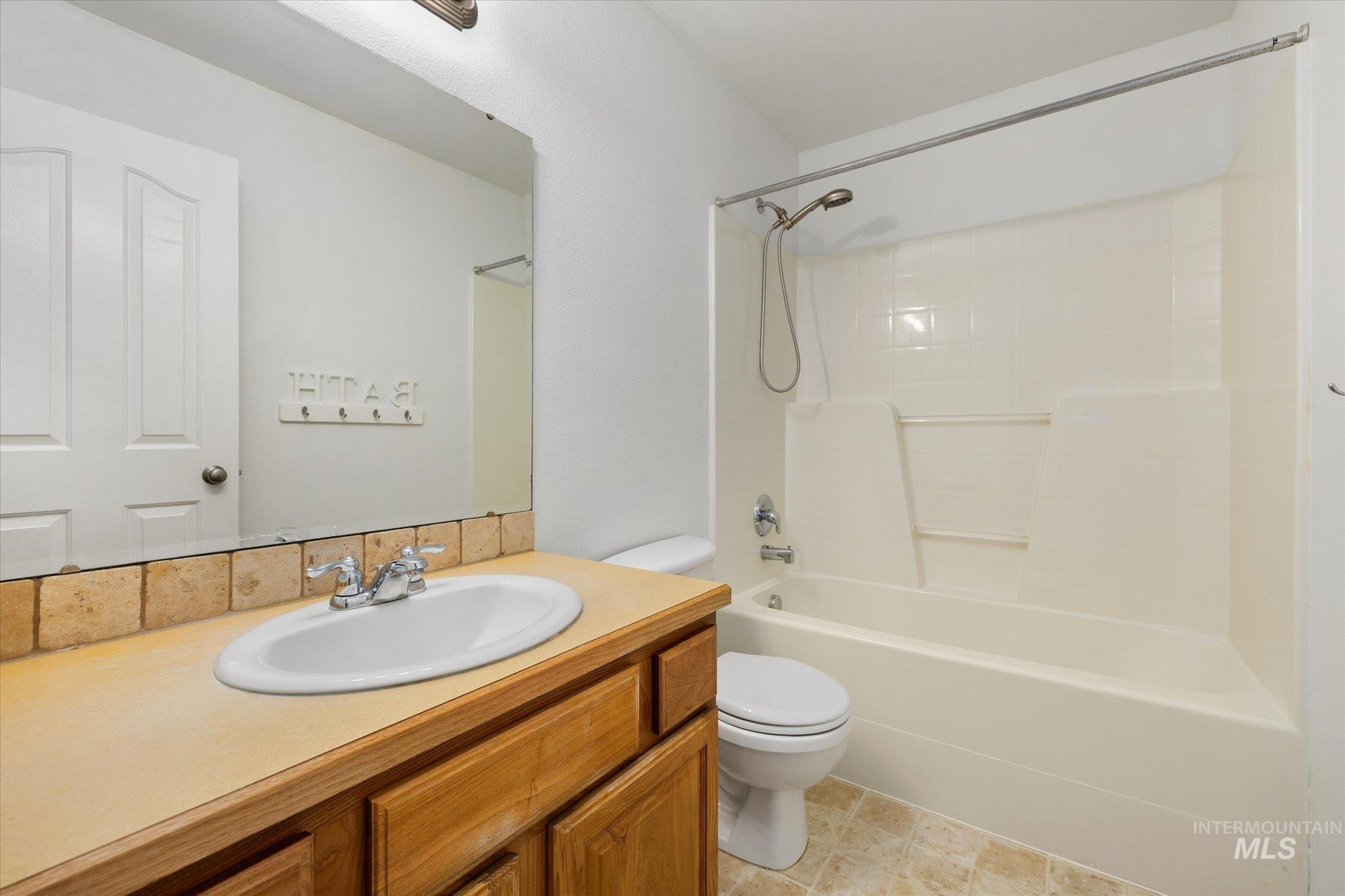 4401 E Burgundy Dr, Nampa, Idaho 83686, 3 Bedrooms, 2.5 Bathrooms, Residential For Sale, Price $440,000,MLS 98991275