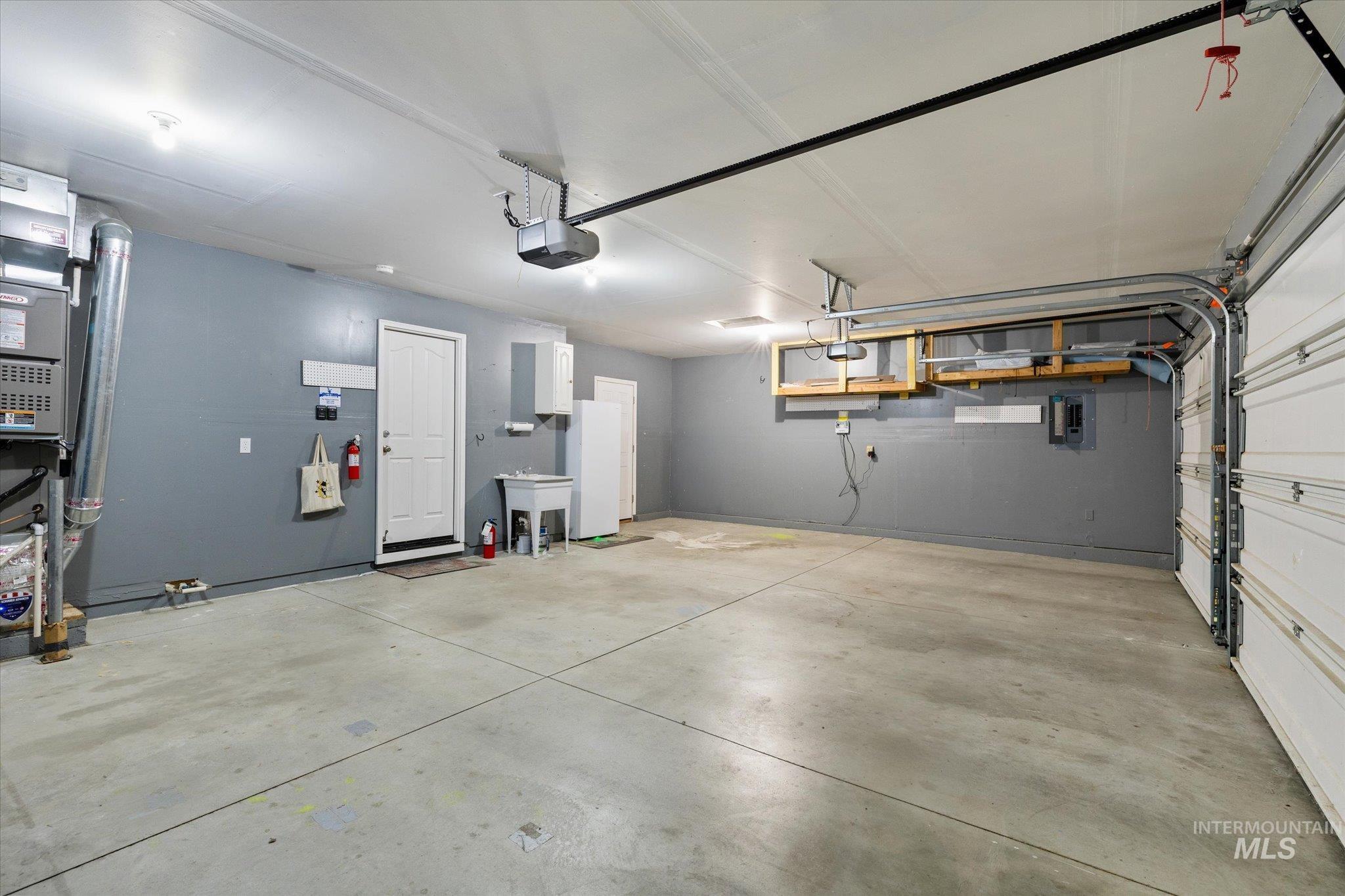 4401 E Burgundy Dr, Nampa, Idaho 83686, 3 Bedrooms, 2.5 Bathrooms, Residential For Sale, Price $440,000,MLS 98991275