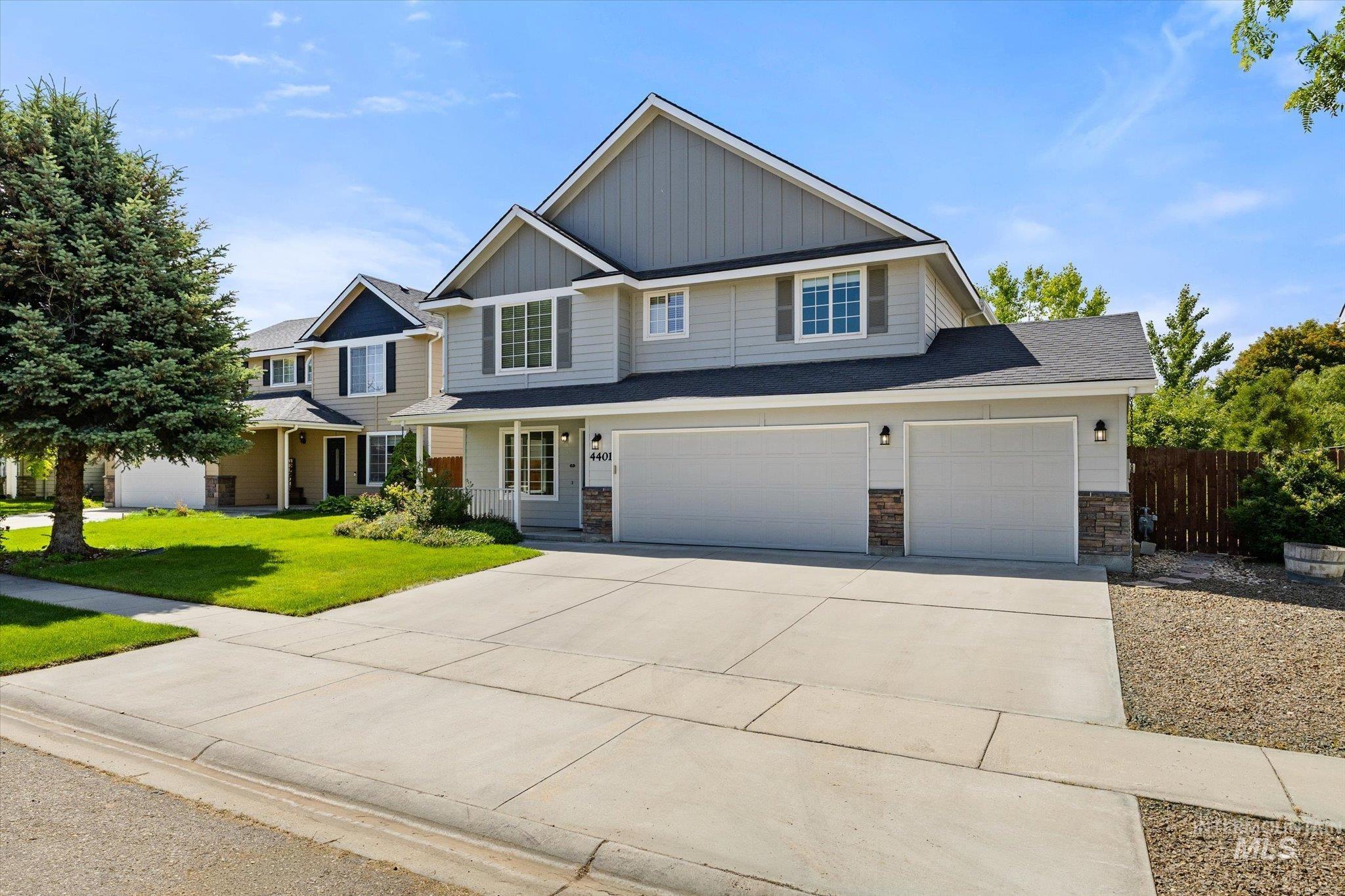 4401 E Burgundy Dr, Nampa, Idaho 83686, 3 Bedrooms, 2.5 Bathrooms, Residential For Sale, Price $440,000,MLS 98991275